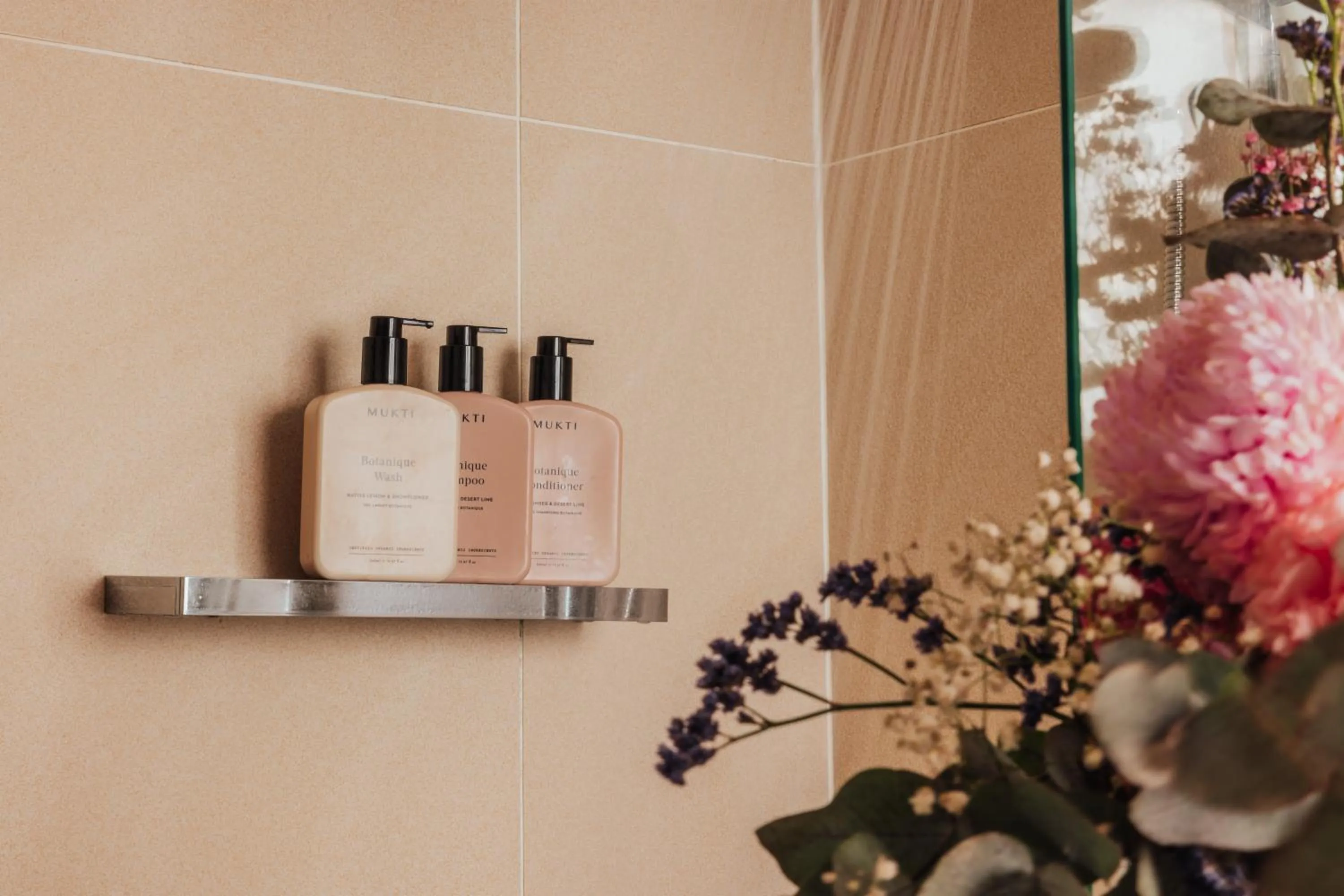 Shower in Narrows Escape Rainforest Retreat