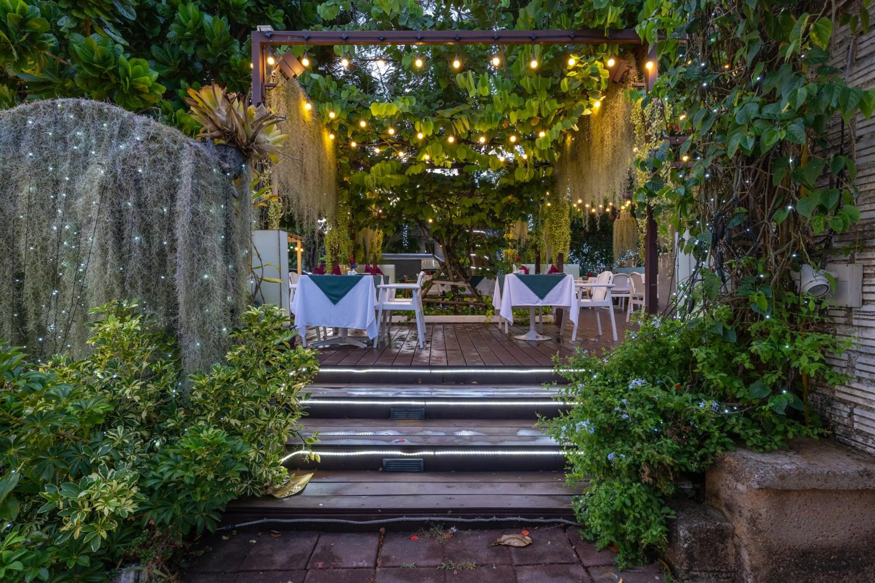 Restaurant/places to eat in Kantary Bay Hotel Phuket