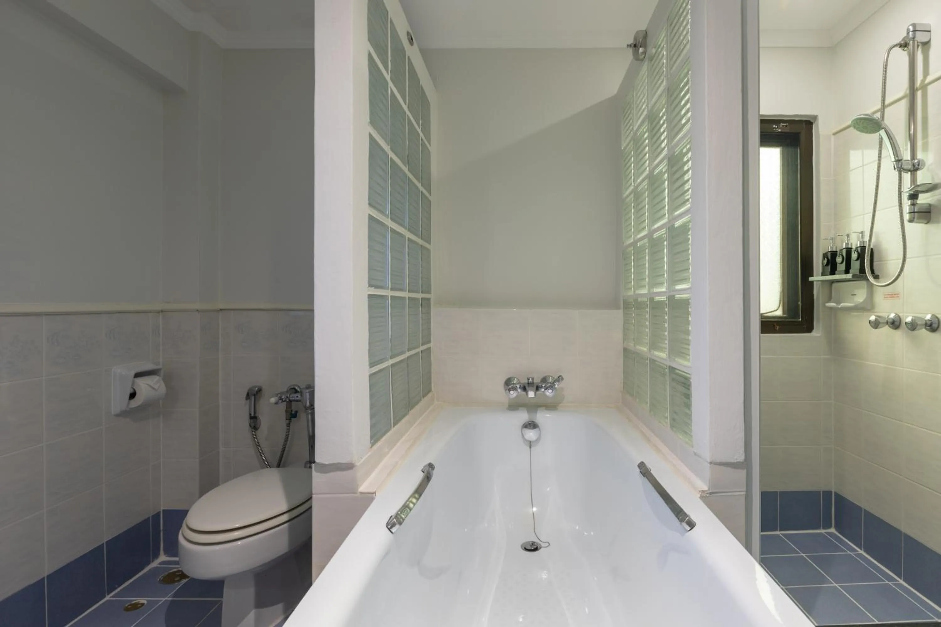 Bath in Kantary Bay Hotel Phuket