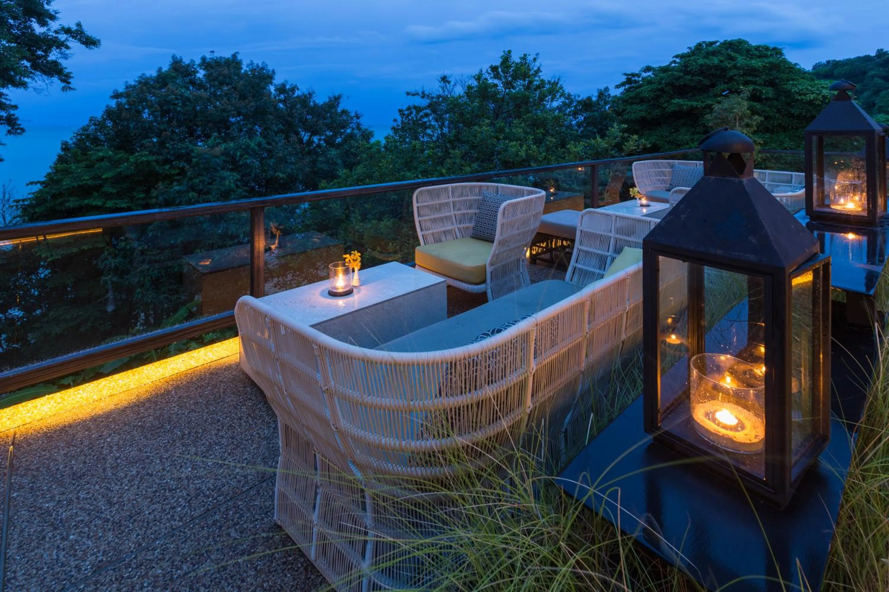 Lounge or bar in Cape Panwa Hotel Phuket