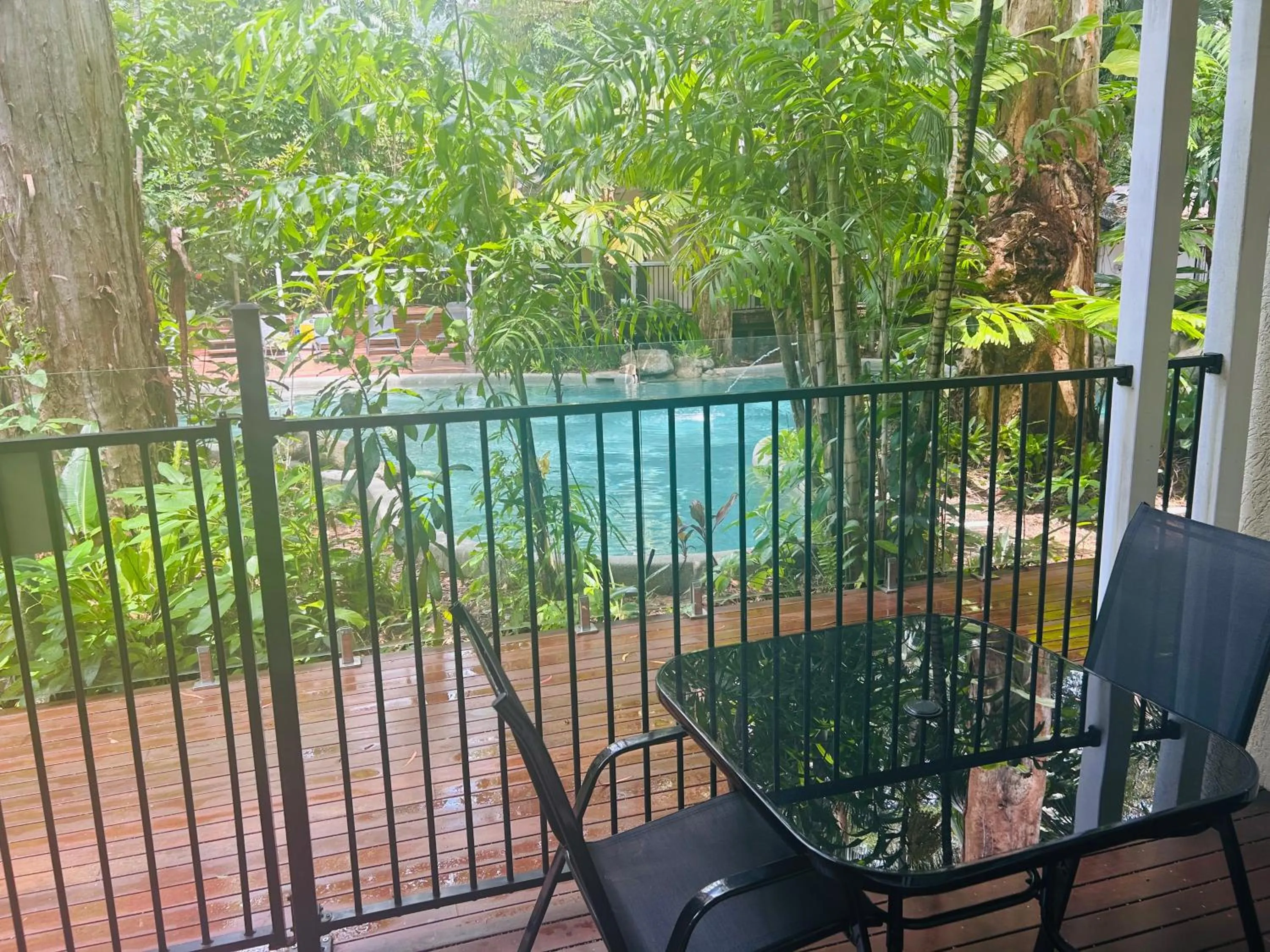 Palm Cove Tropic Apartments