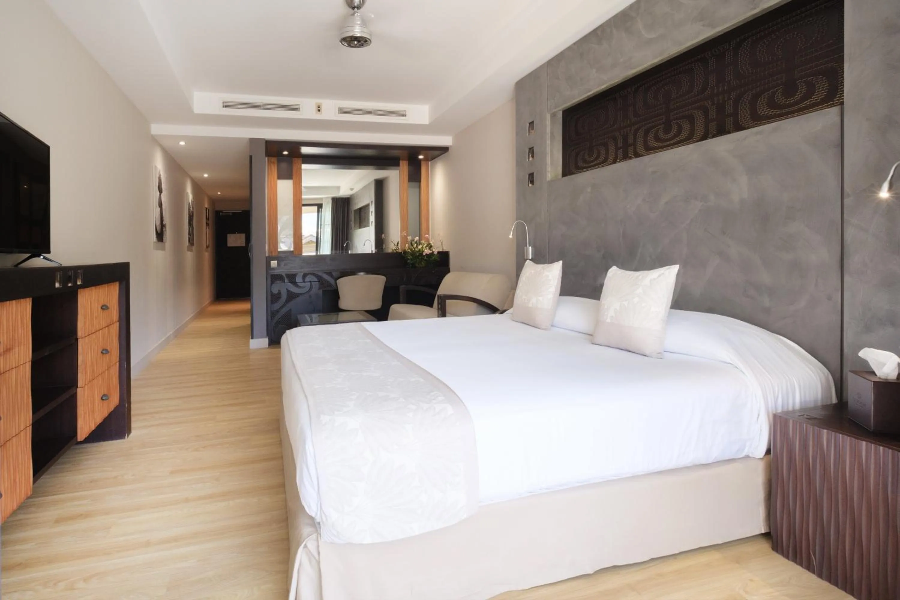 Bed in Te Moana Tahiti Resort