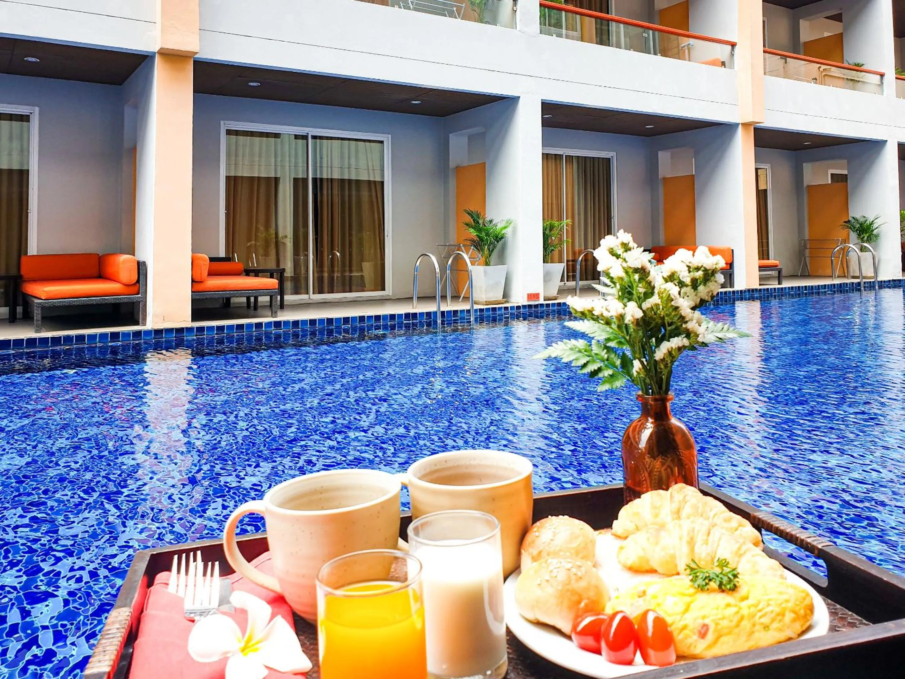 Swimming pool in FuramaXclusive Sandara Hua Hin at Cha-am Beach