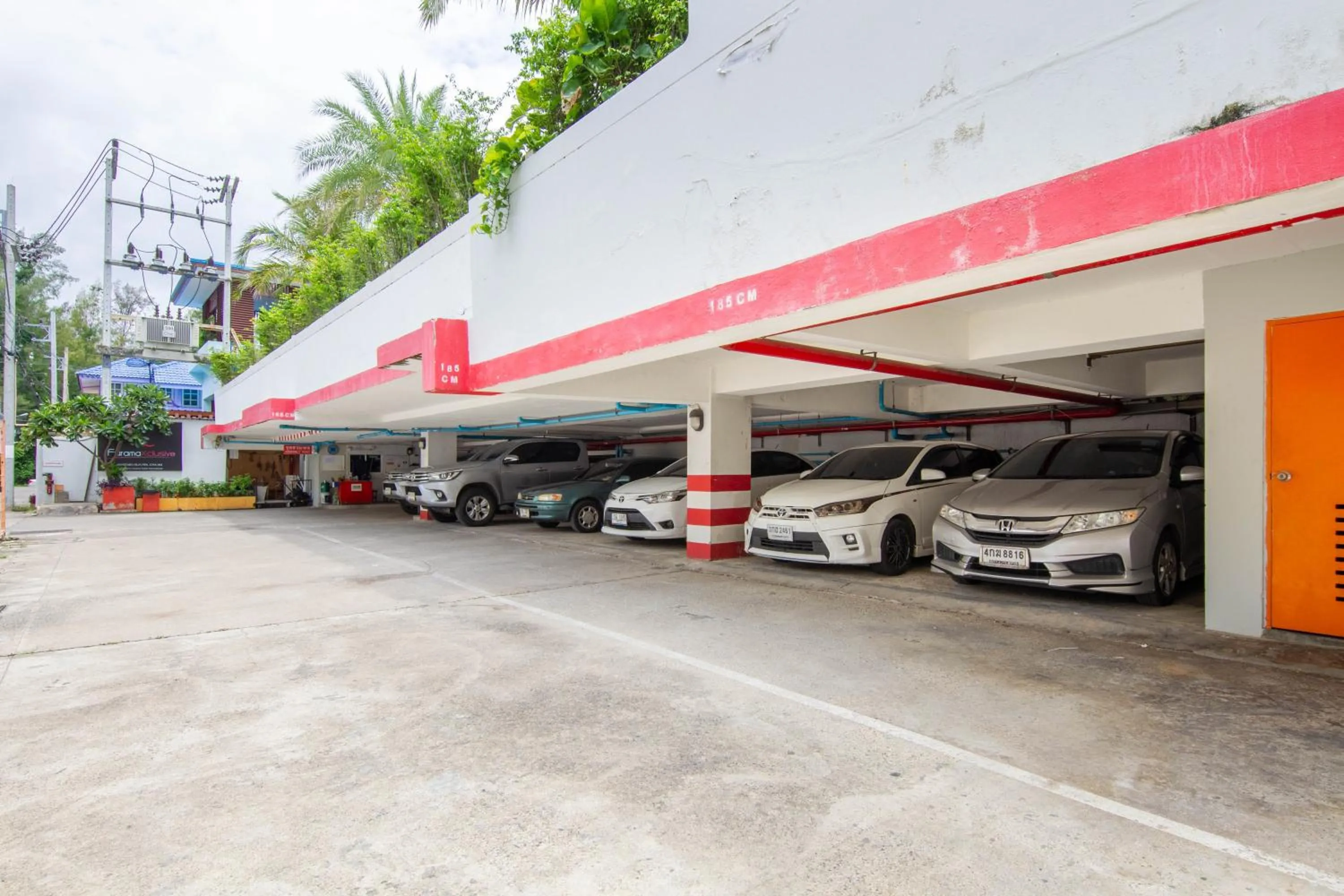 Parking in FuramaXclusive Sandara Hua Hin at Cha-am Beach