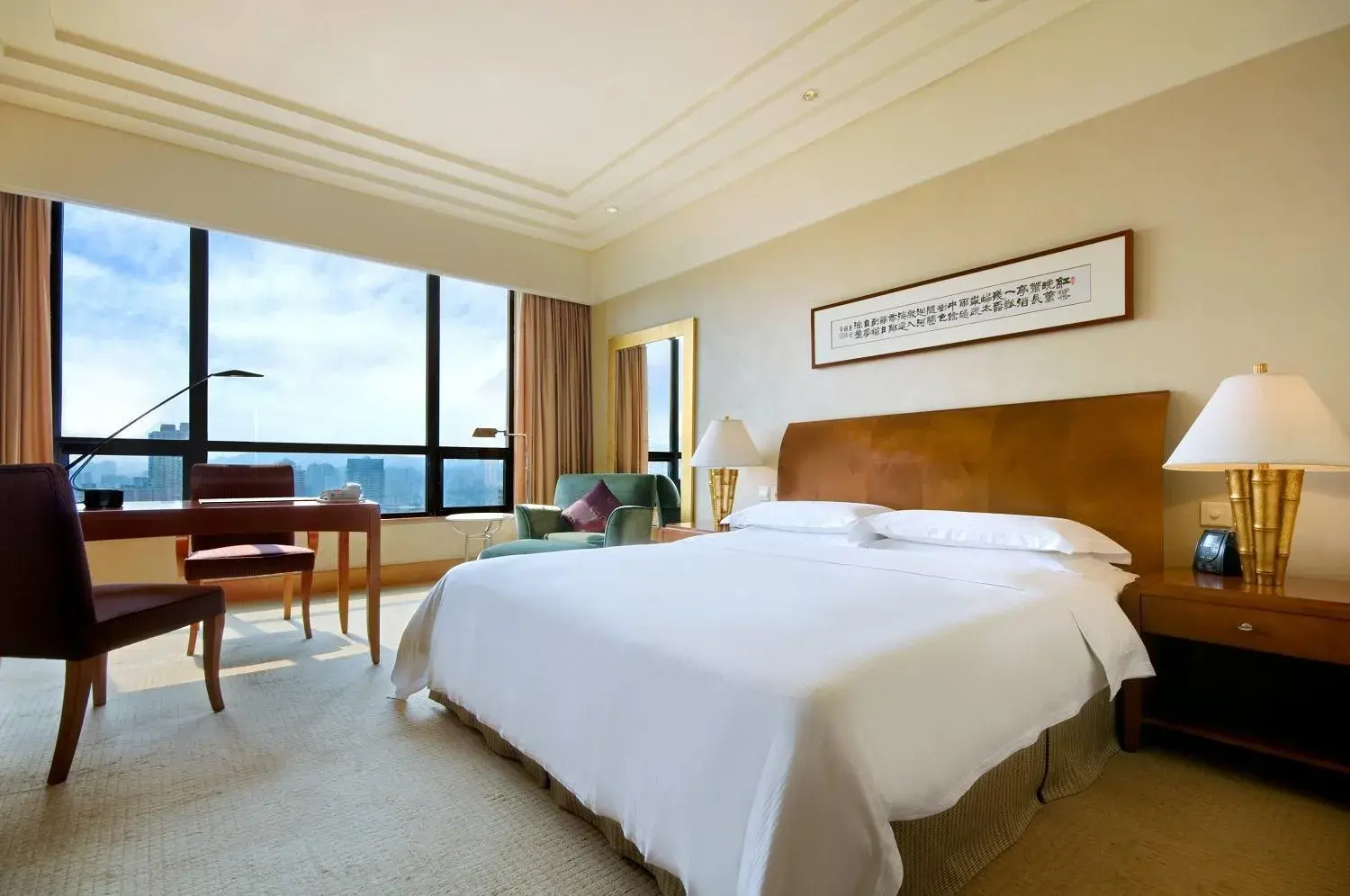 Deluxe King Room in Hilton Chongqing Deluxe King Room in Hilton Chongqing