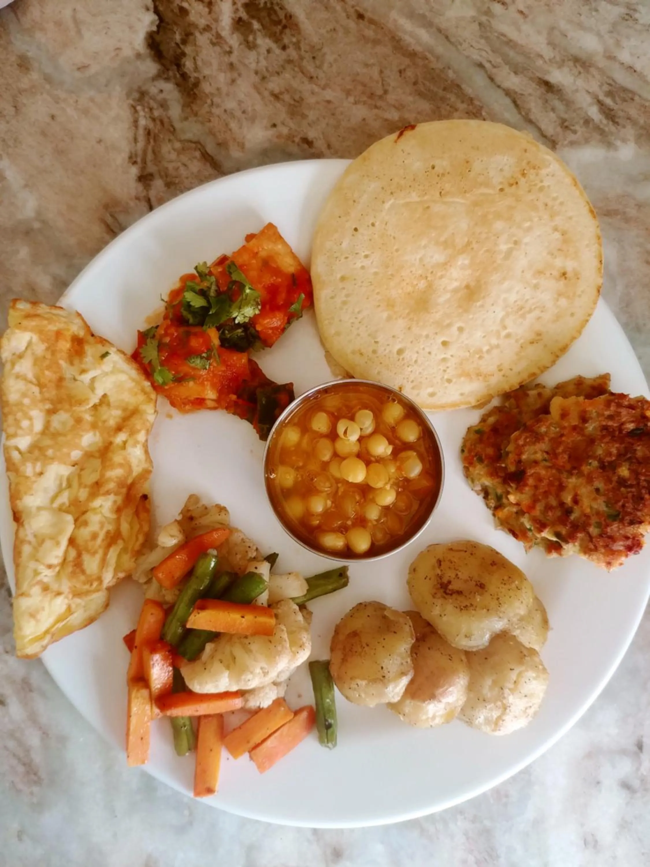 Asian breakfast in Aarya Chaitya Inn