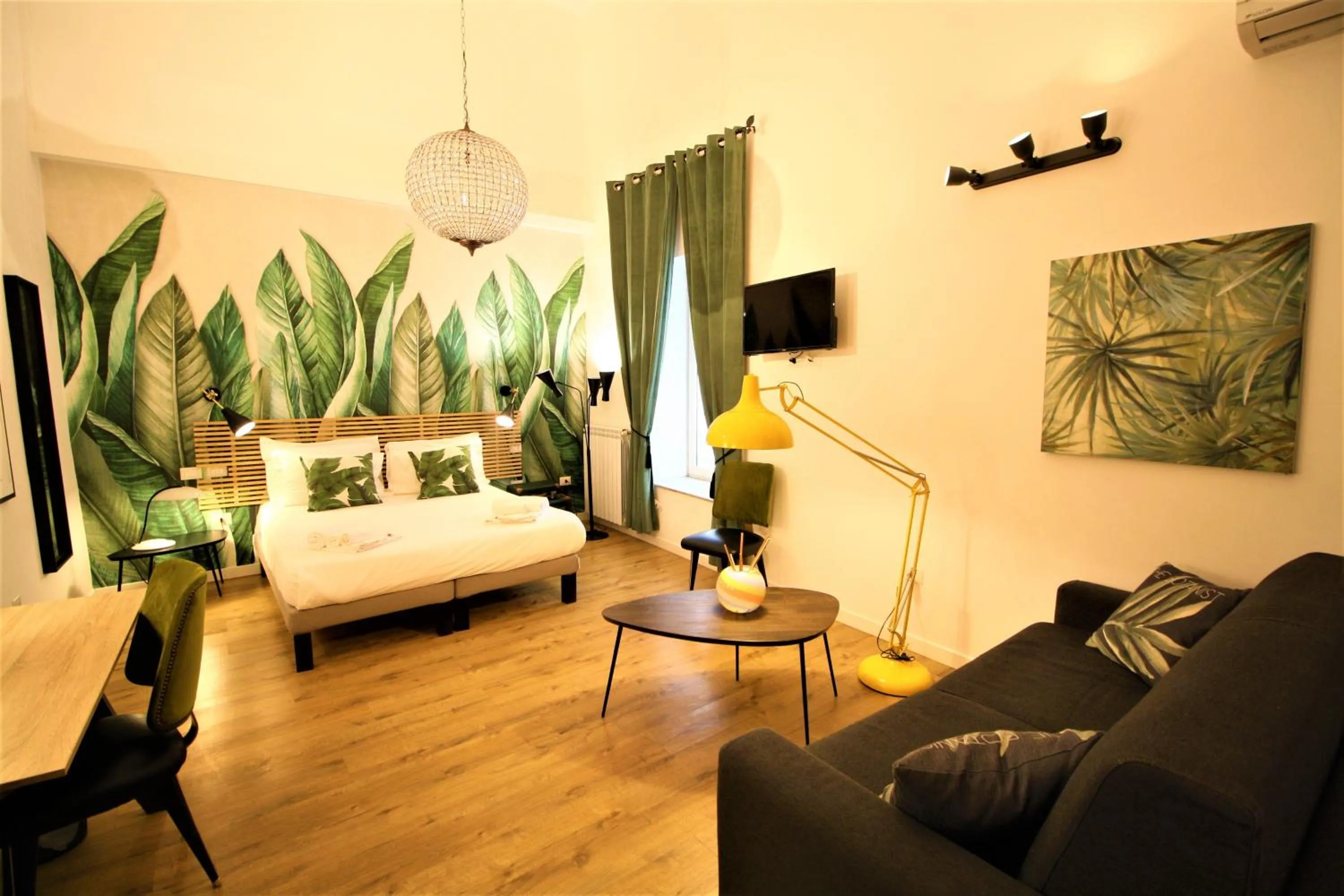 Photo of the whole room, Bed in Daily Napoli - Lungomare