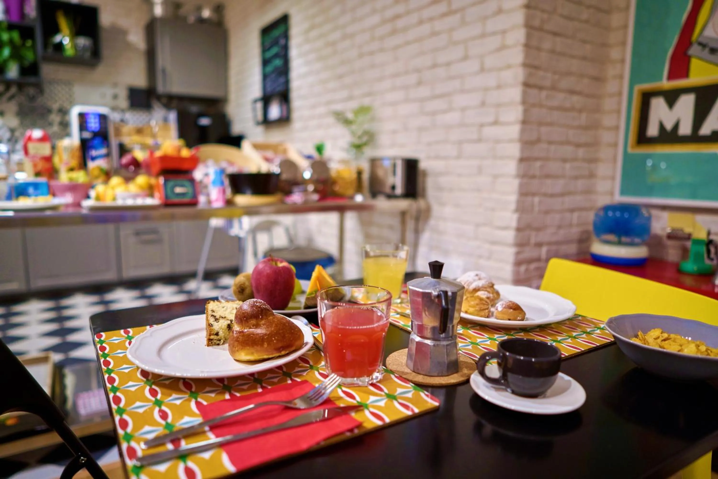 Buffet breakfast in Daily Napoli - Lungomare