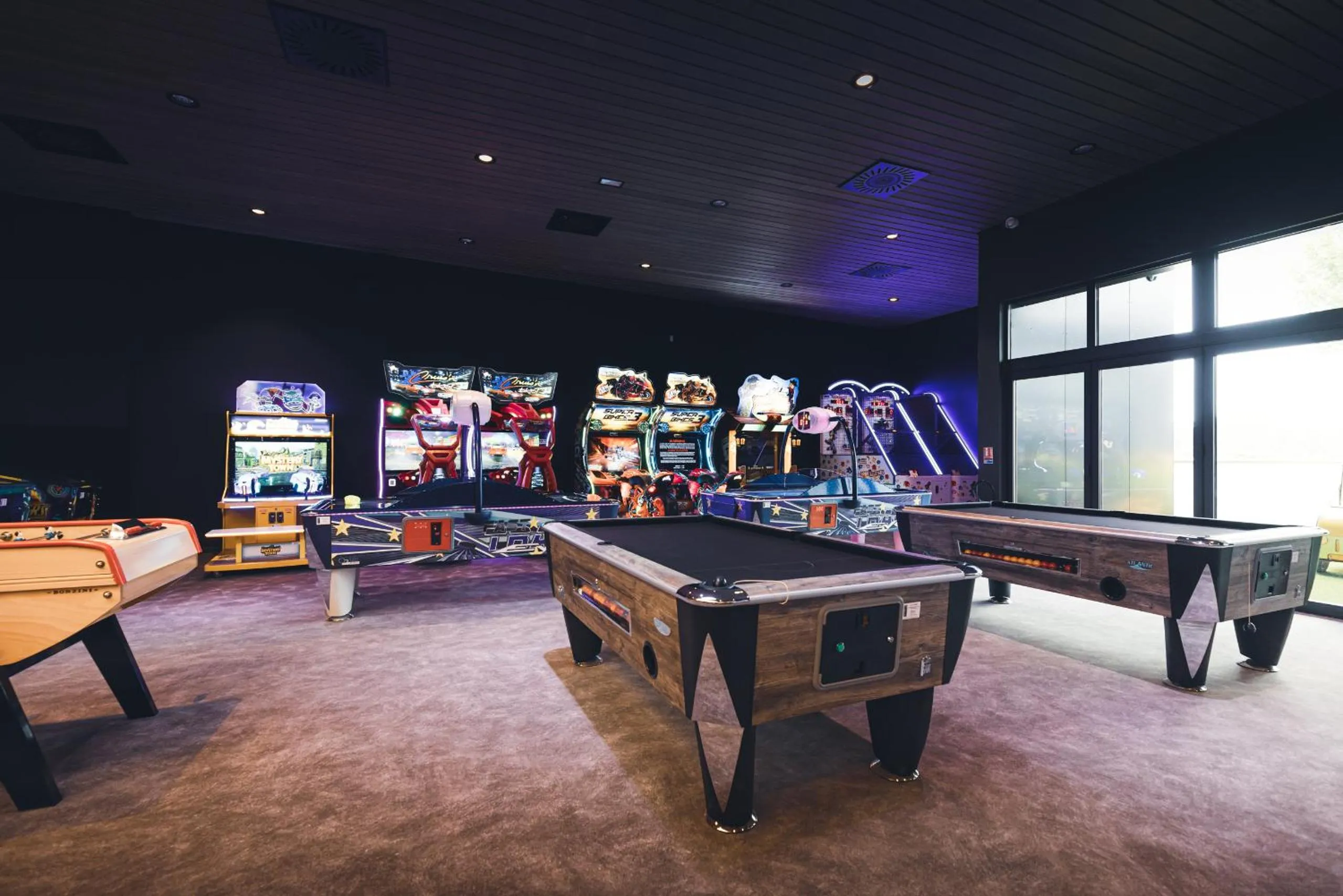 Billiard in Hôtel Bastide