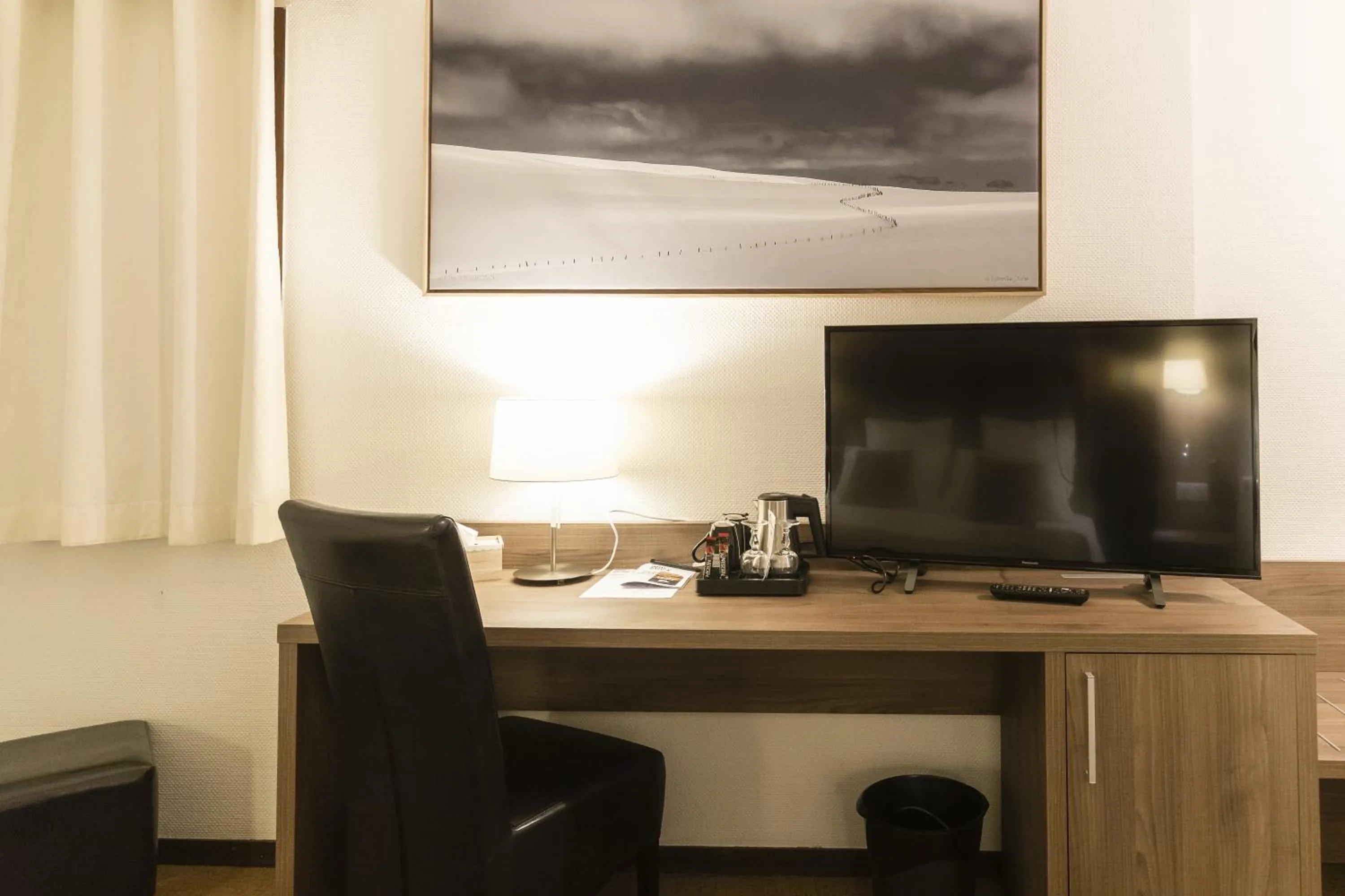 TV and multimedia in Hôtel Bastide