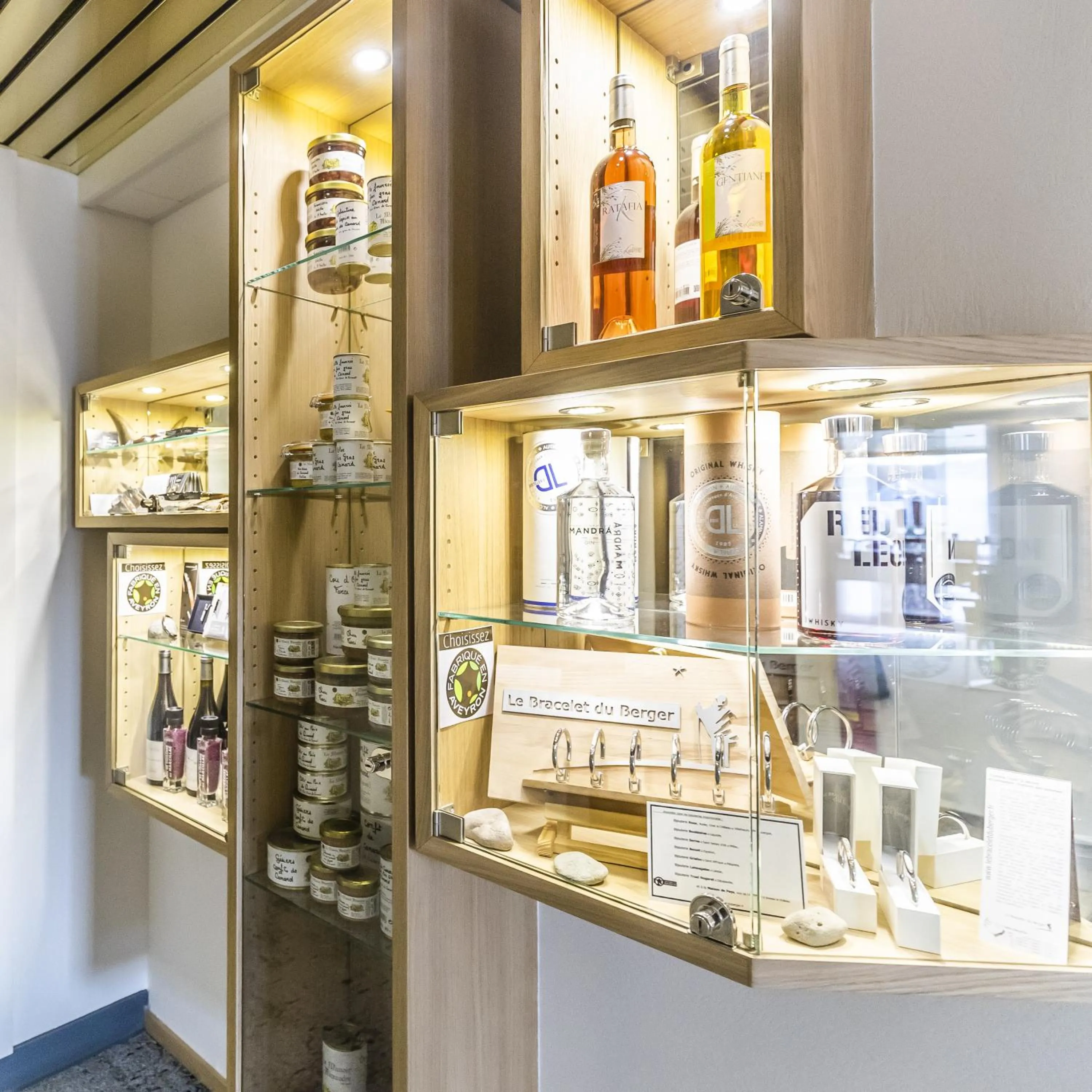 On-site shops in Hôtel Bastide