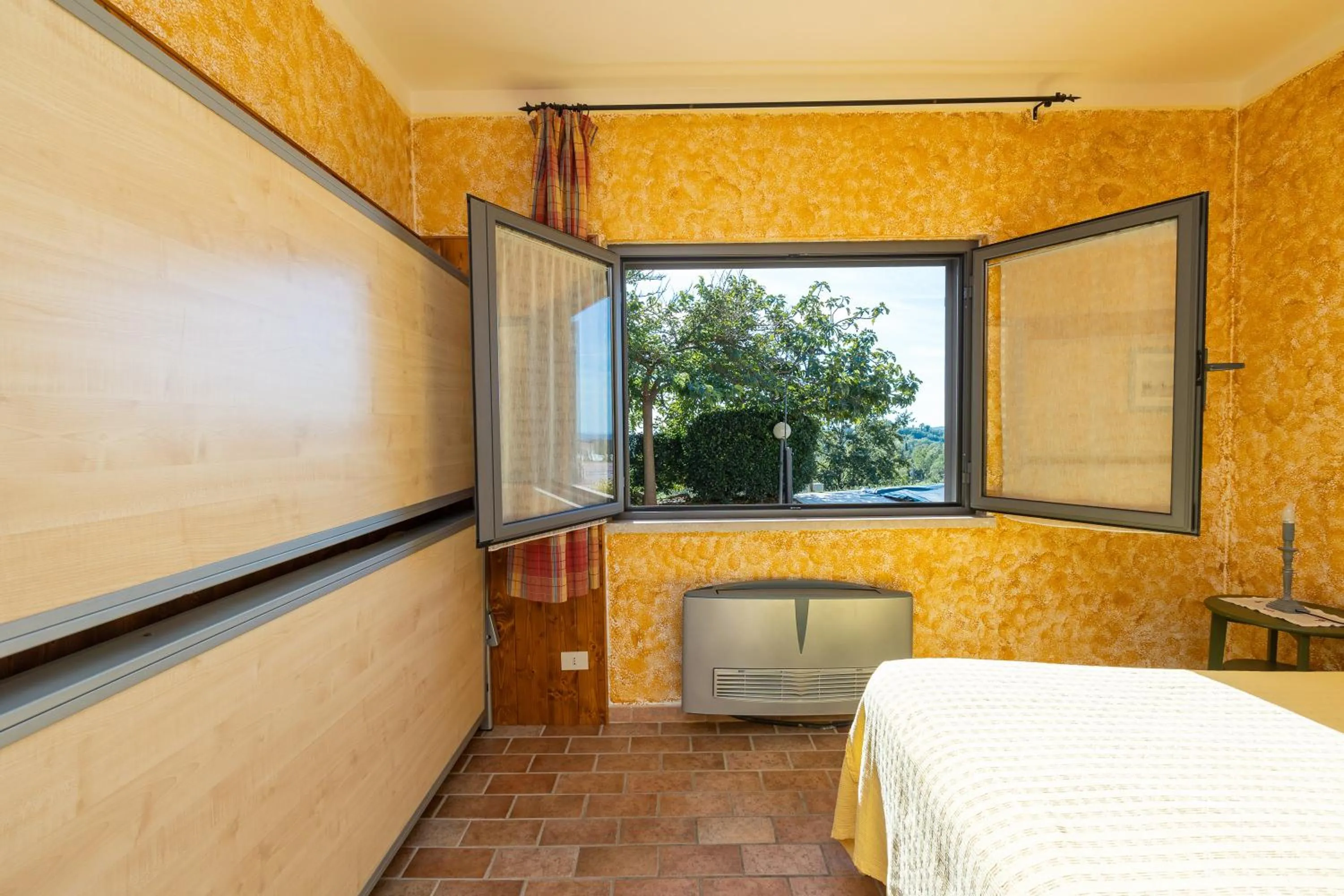 View (from property/room), Bed in Agriturismo La Meria
