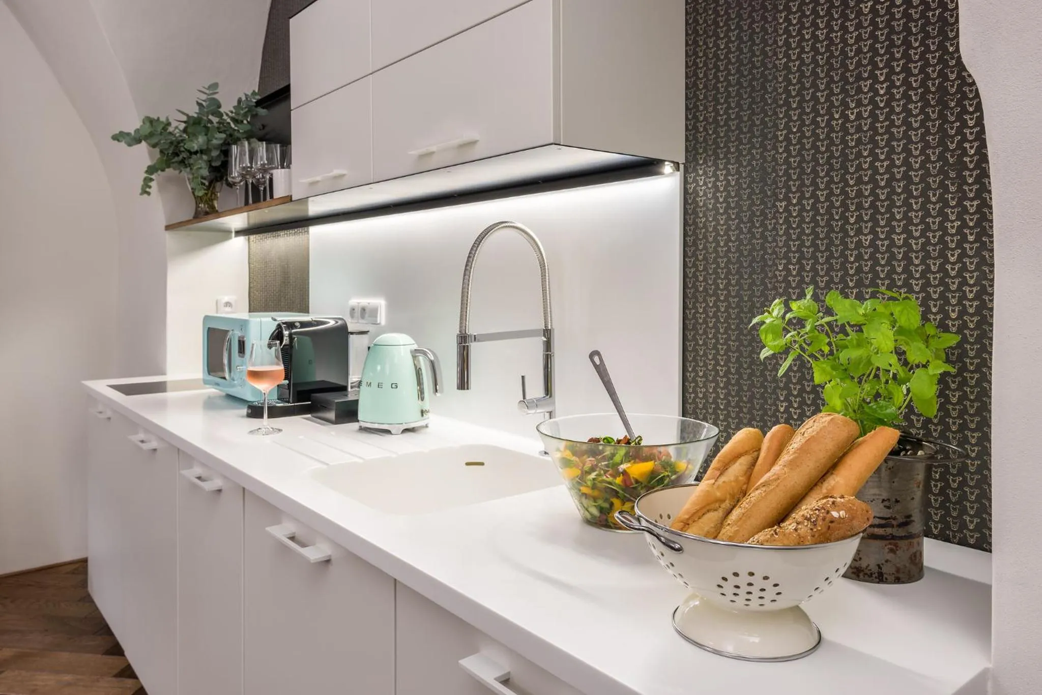 Kitchen or kitchenette in MOOo by the Castle