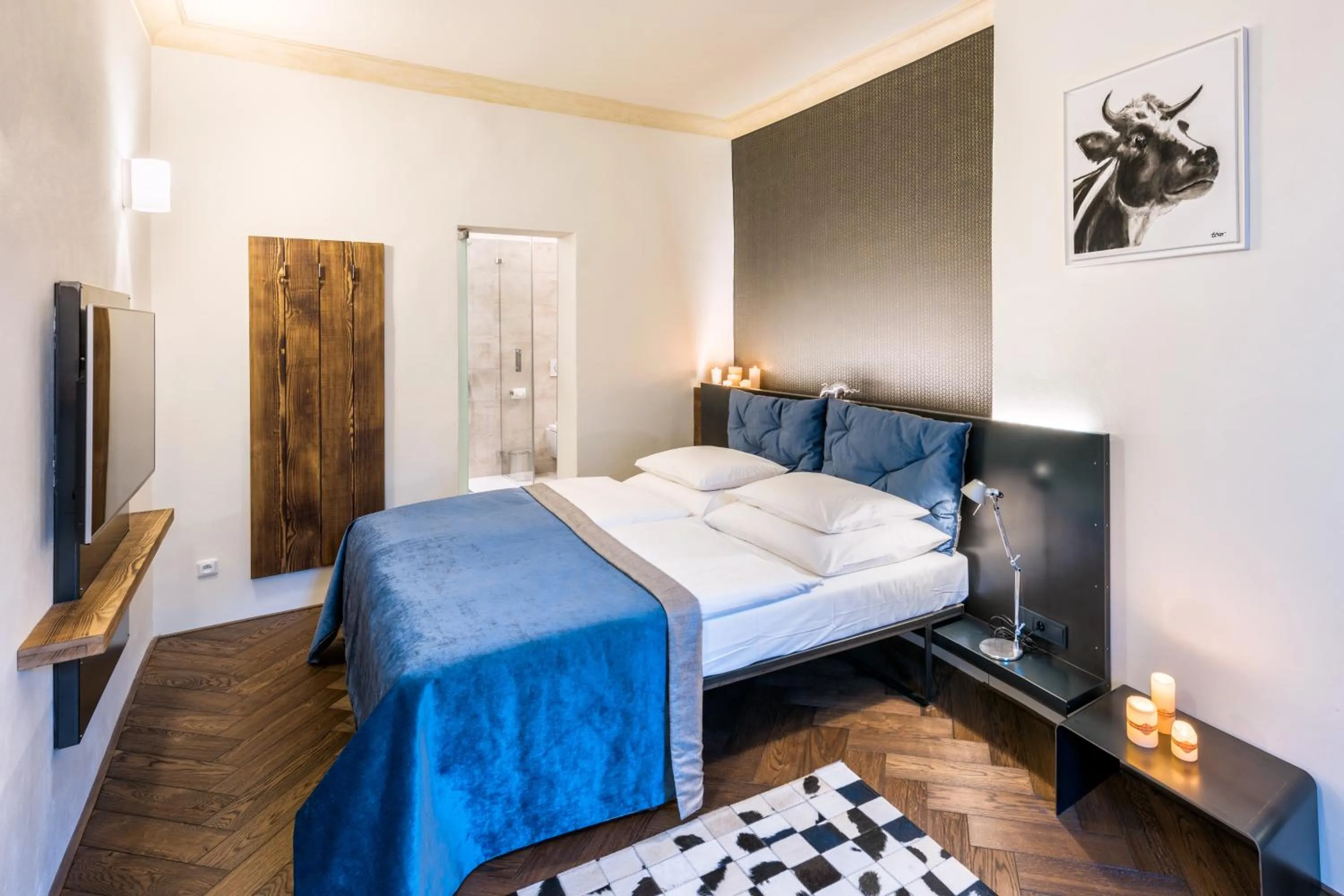 Bedroom, Bed in MOOo by the Castle