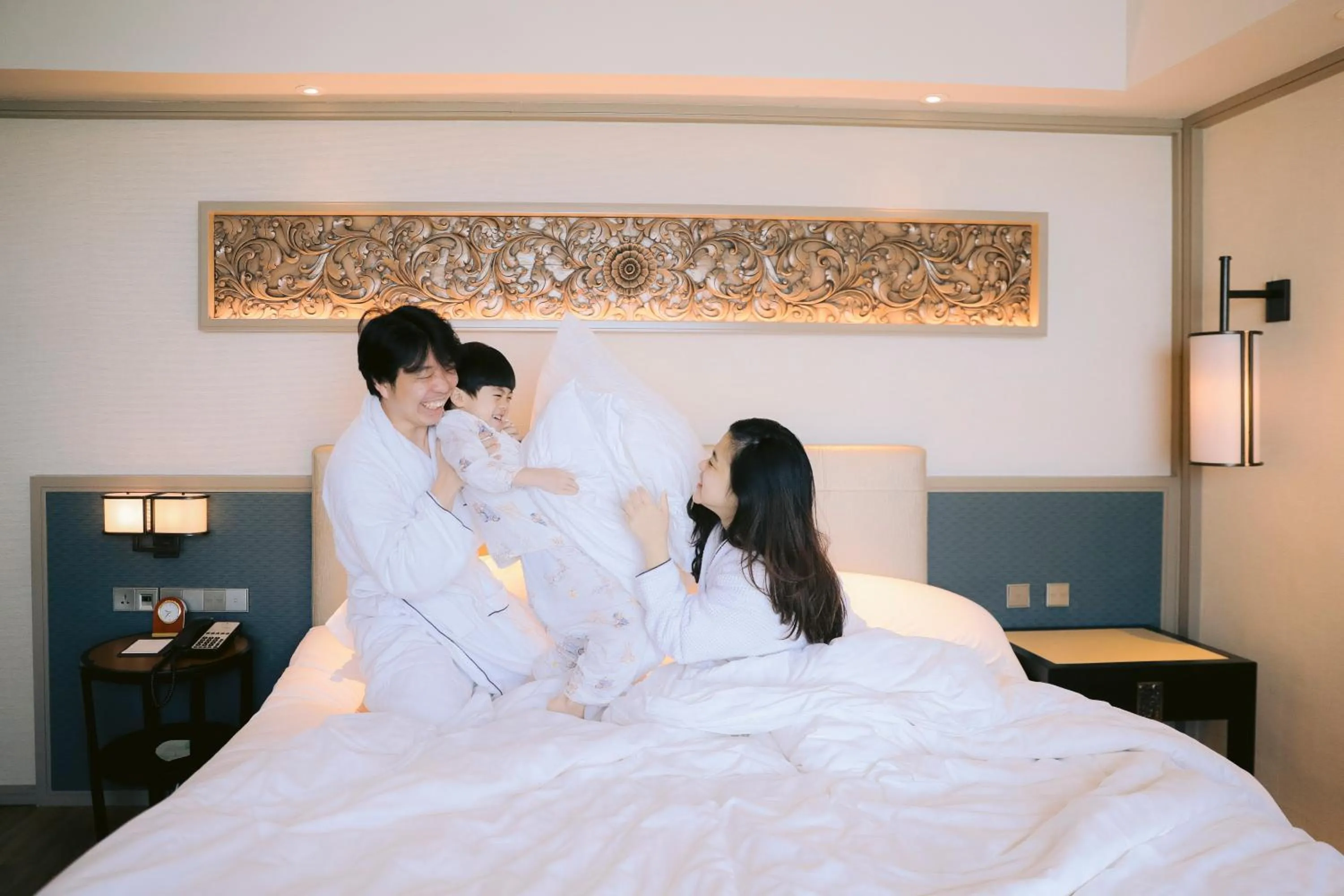 Bed in Shangri-la Surabaya