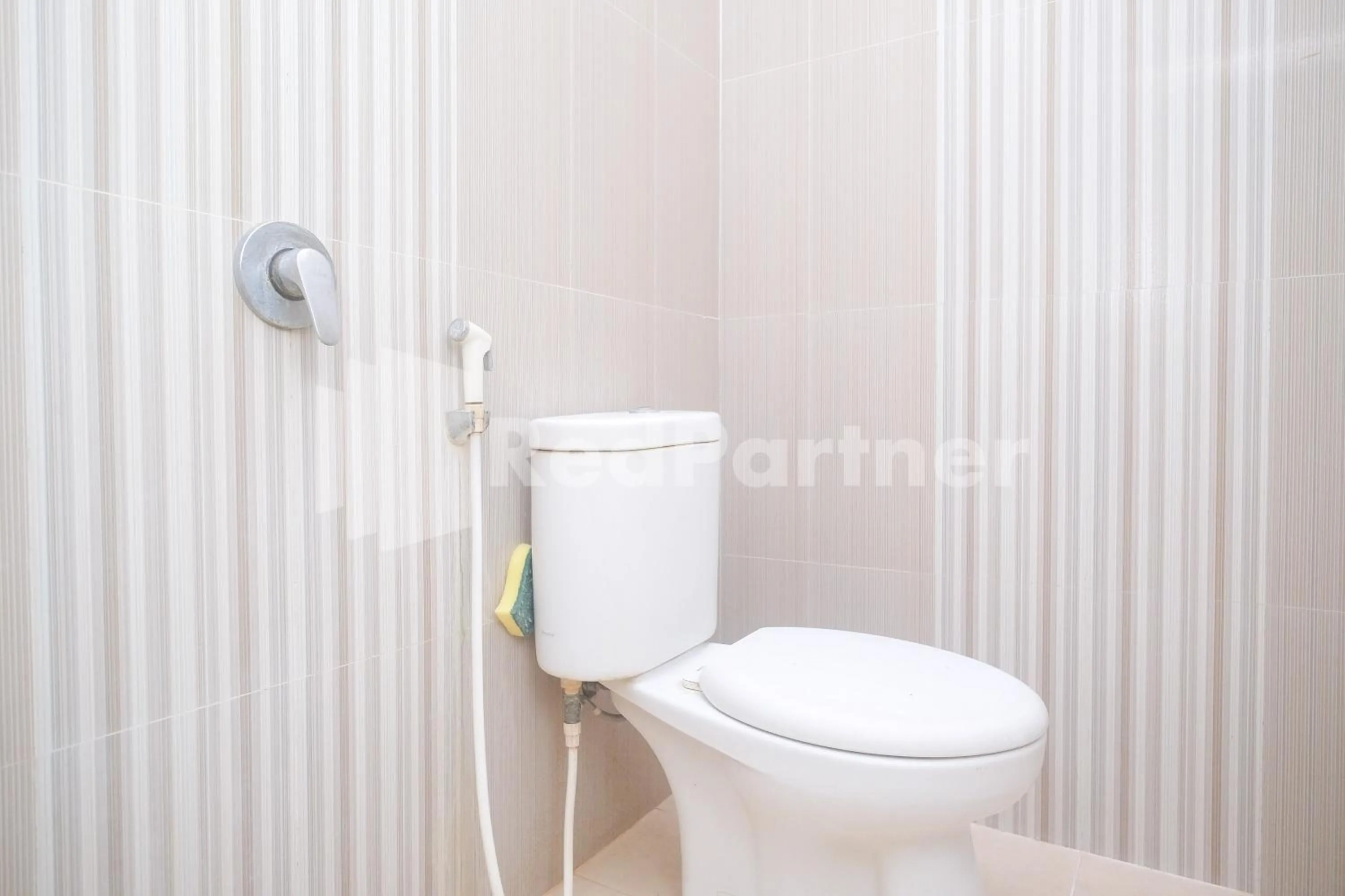 Bathroom in Tatti Inn Syariah Seturan RedPartner