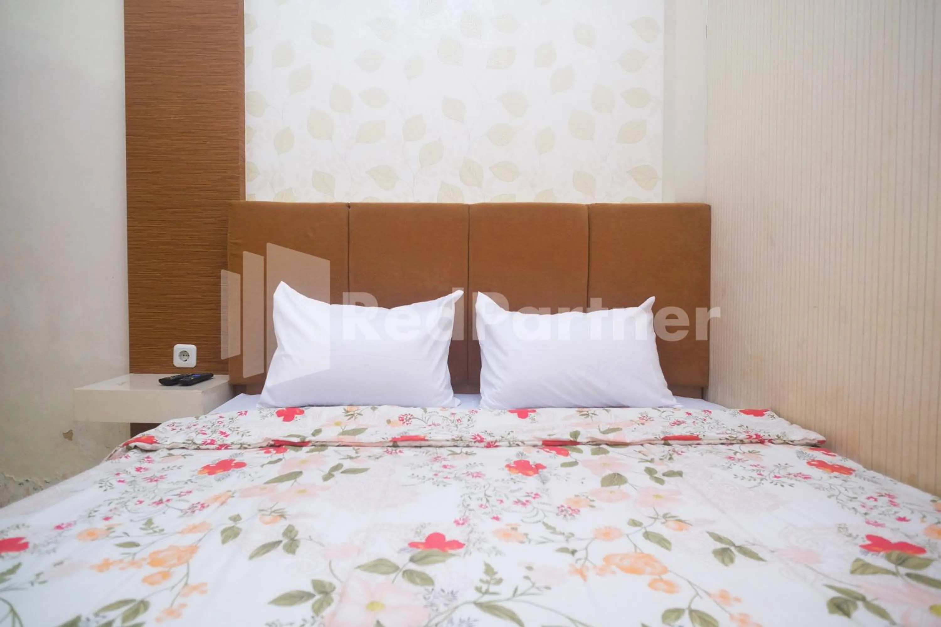Bedroom, Bed in Tatti Inn Syariah Seturan RedPartner