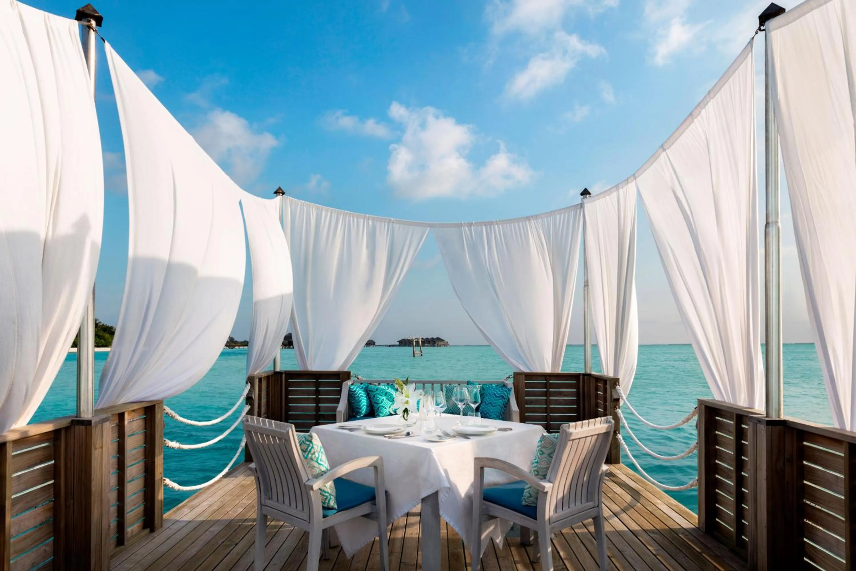 Restaurant/places to eat in Anantara Dhigu Maldives Resort