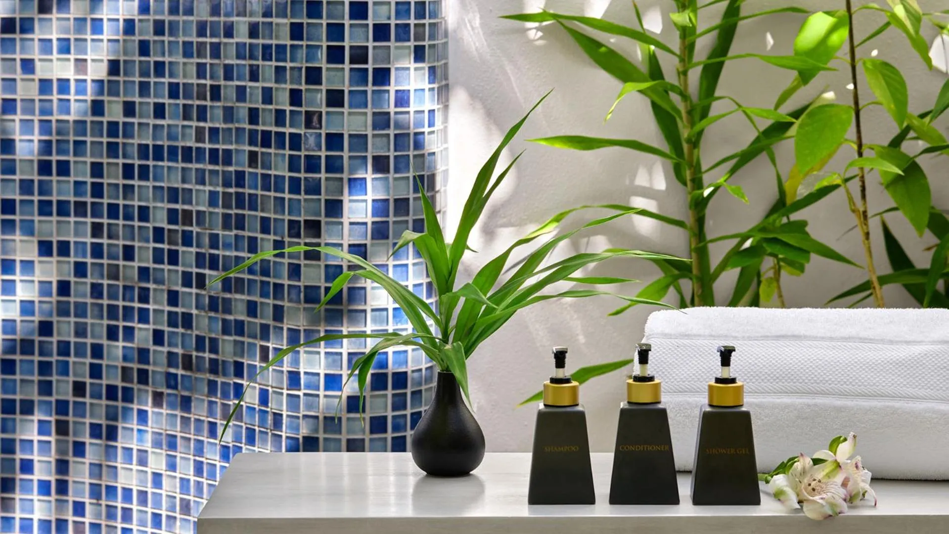 Bathroom in Anantara Dhigu Maldives Resort