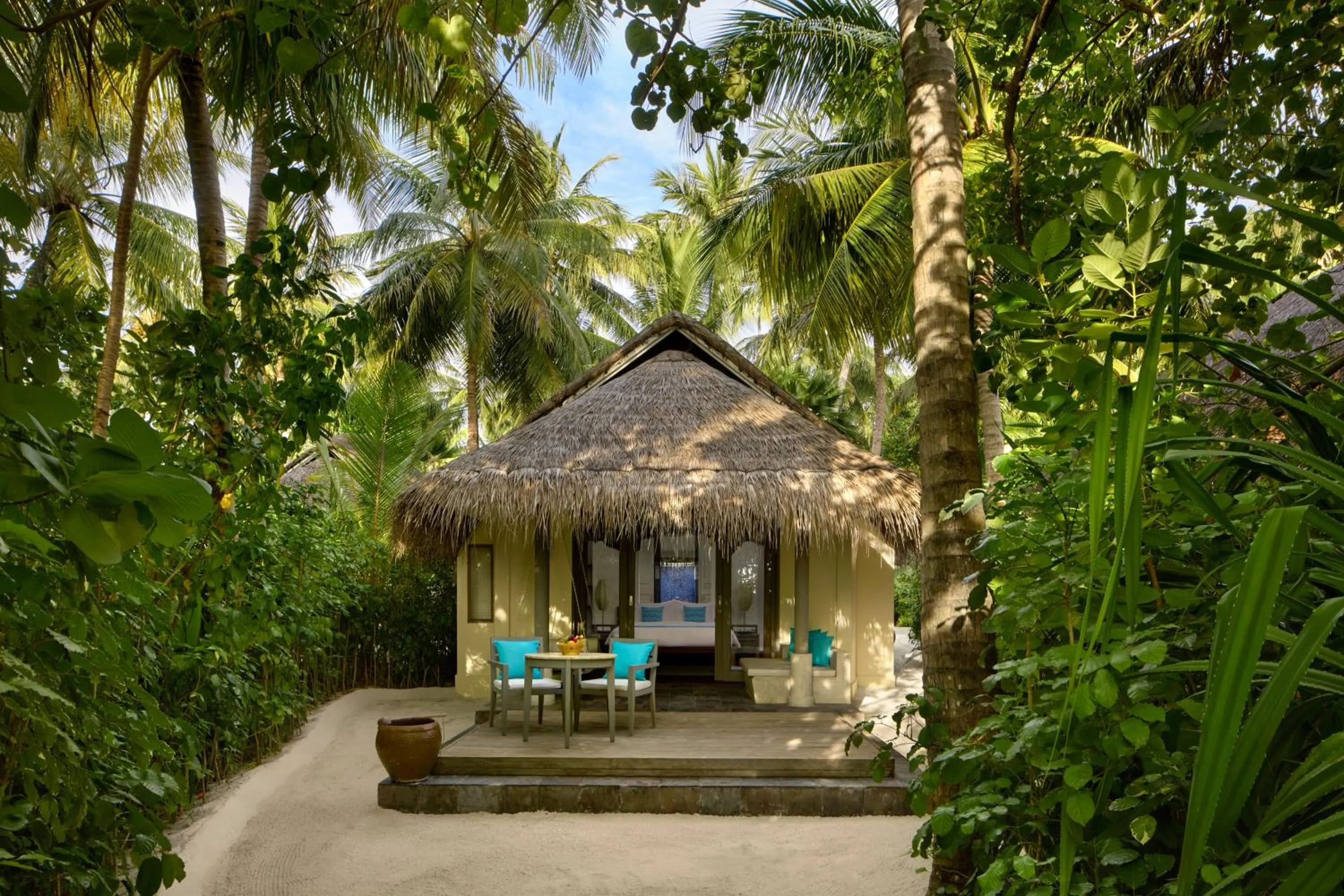 Area and facilities in Anantara Dhigu Maldives Resort