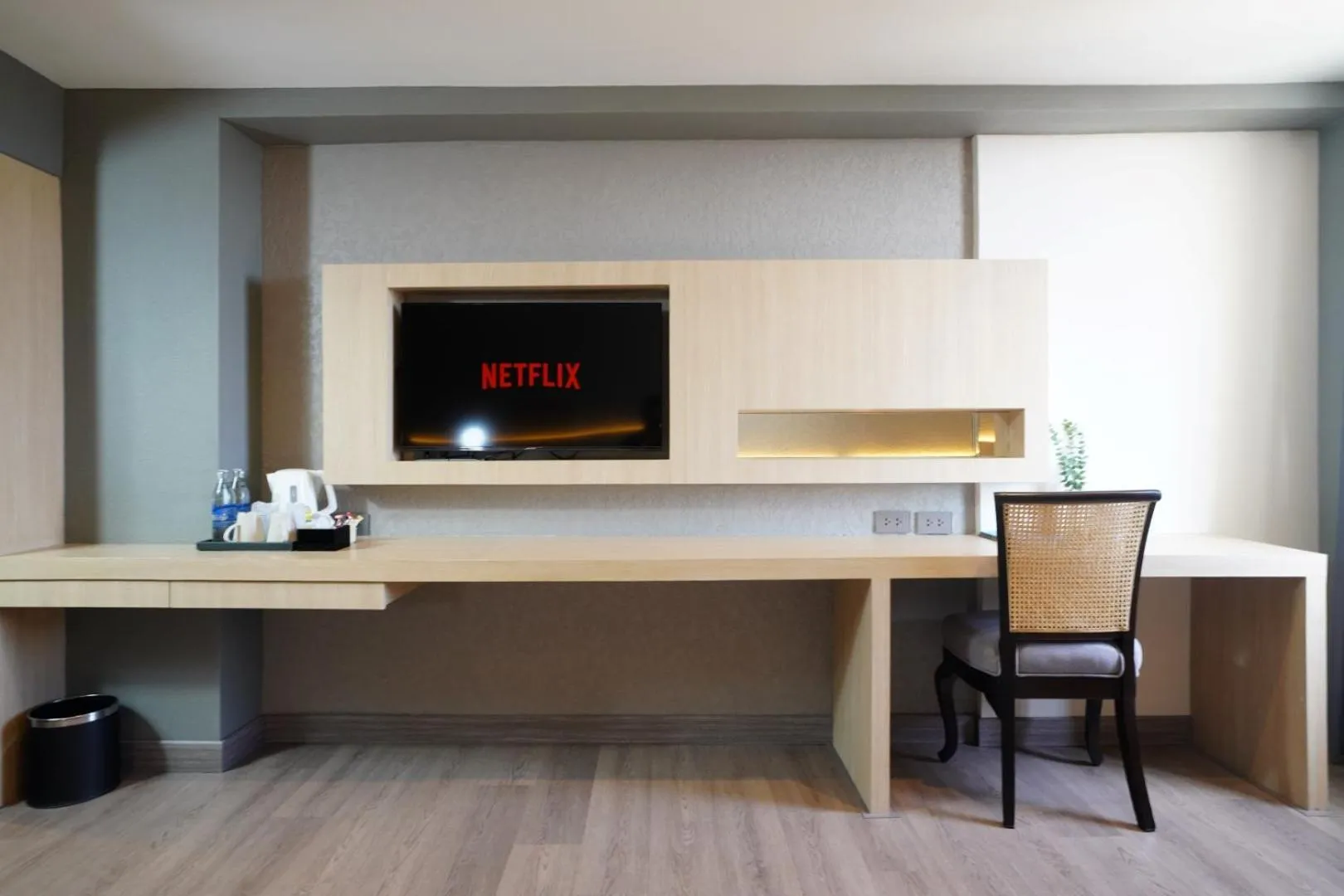 TV and multimedia in King Park Avenue Hotel Bangkok