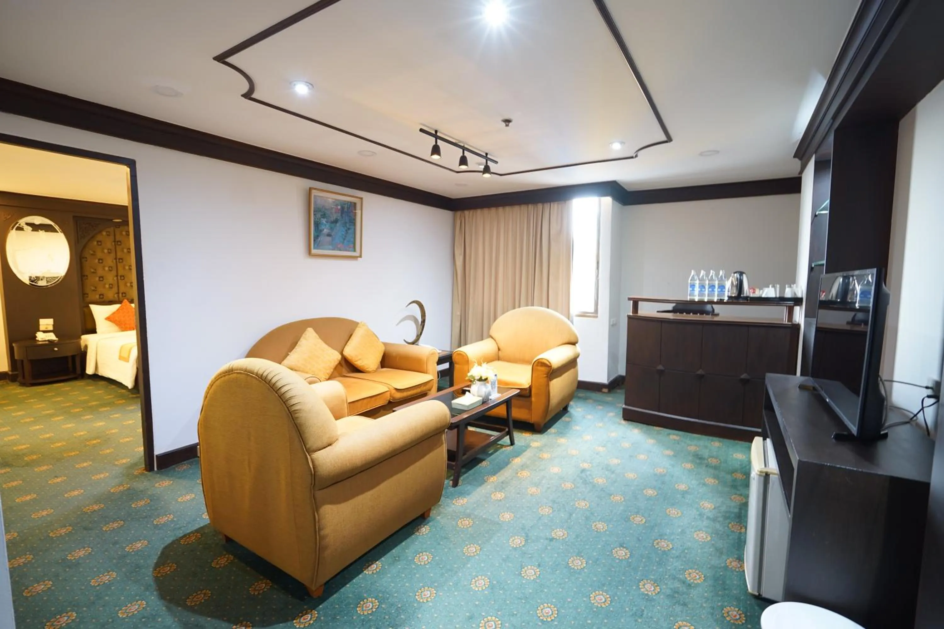 Seating area in King Park Avenue Hotel Bangkok