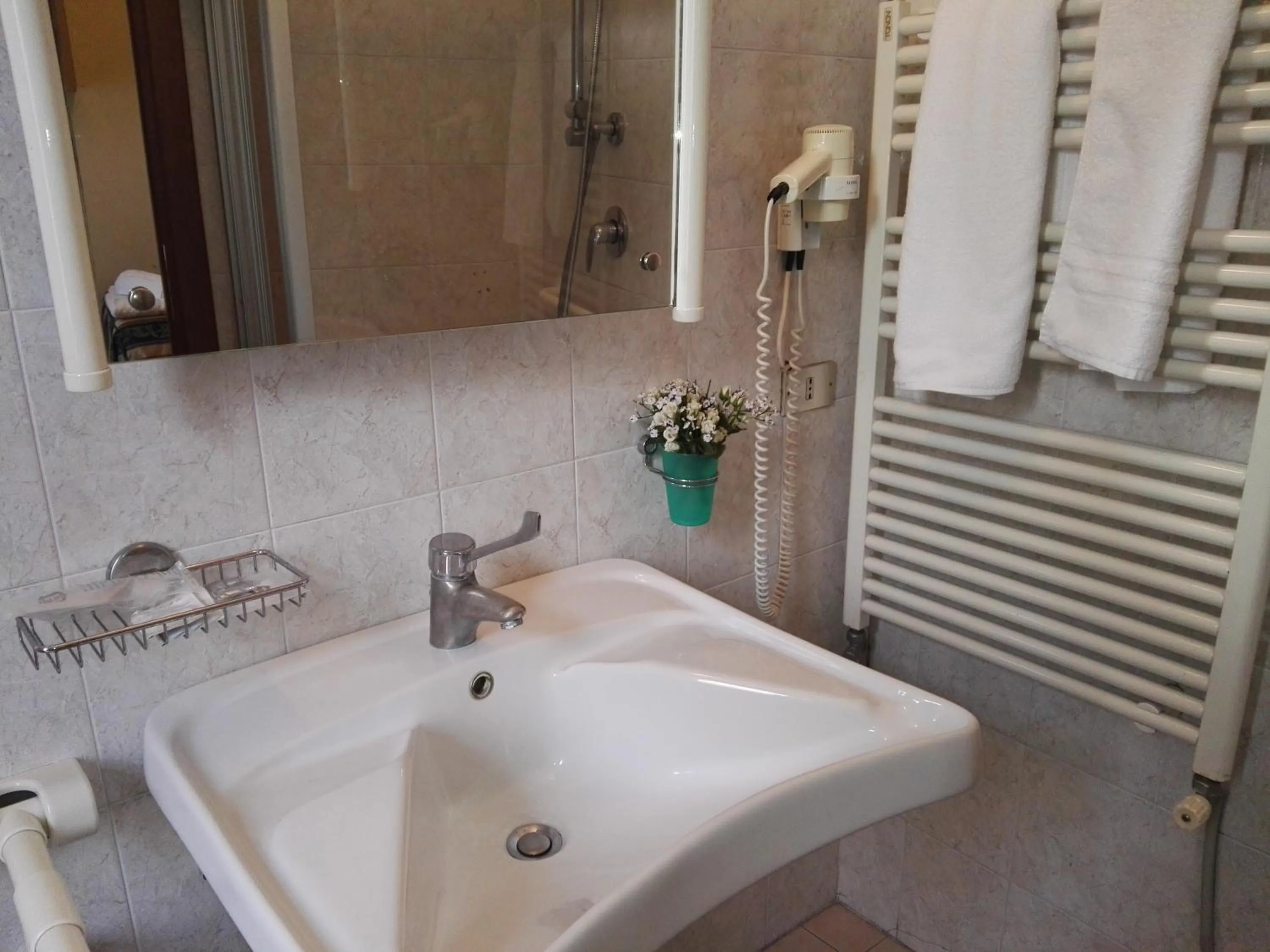 Bathroom in Hotel Loreto