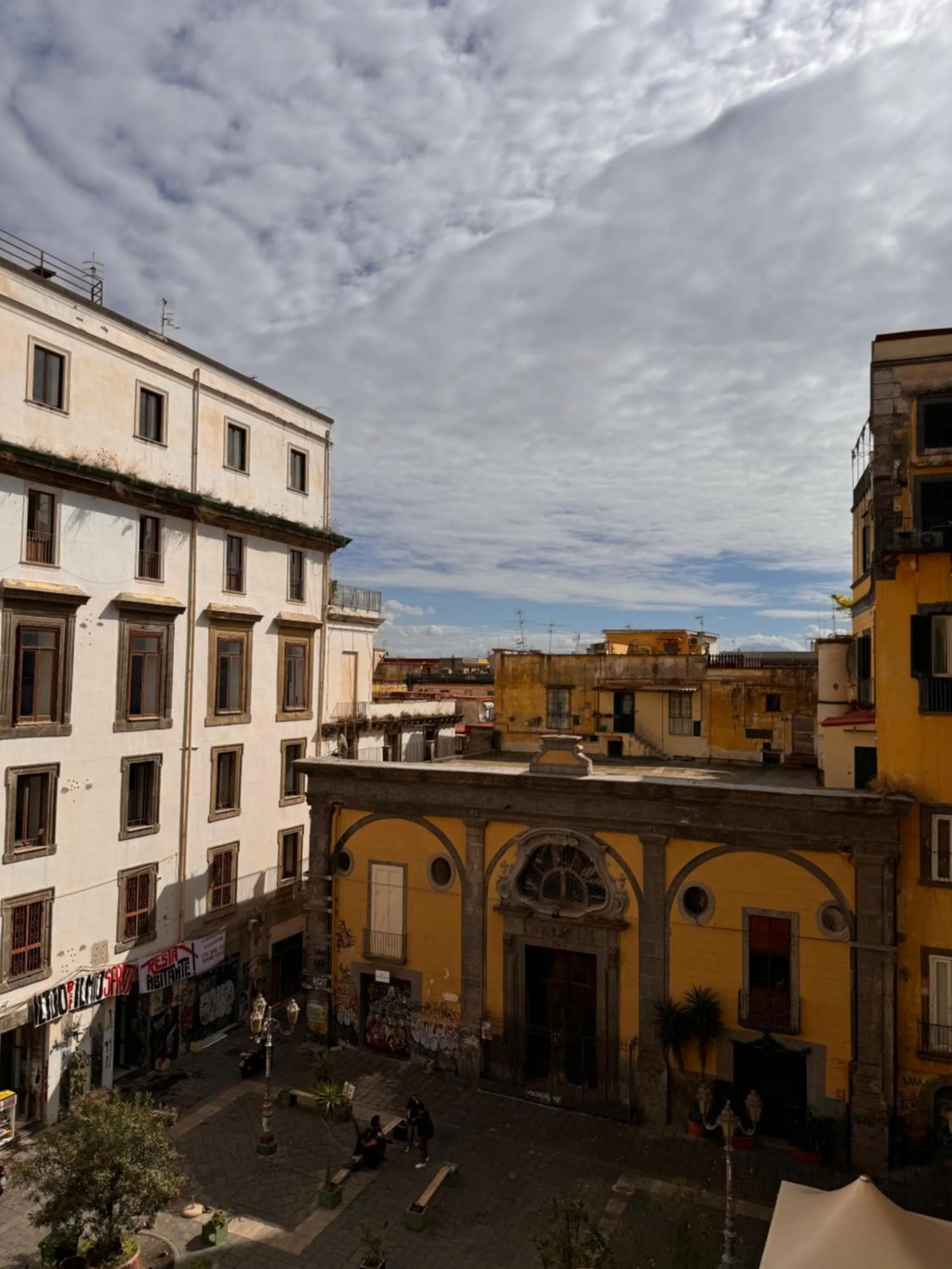 Day in Lo Specchio dei Papiri