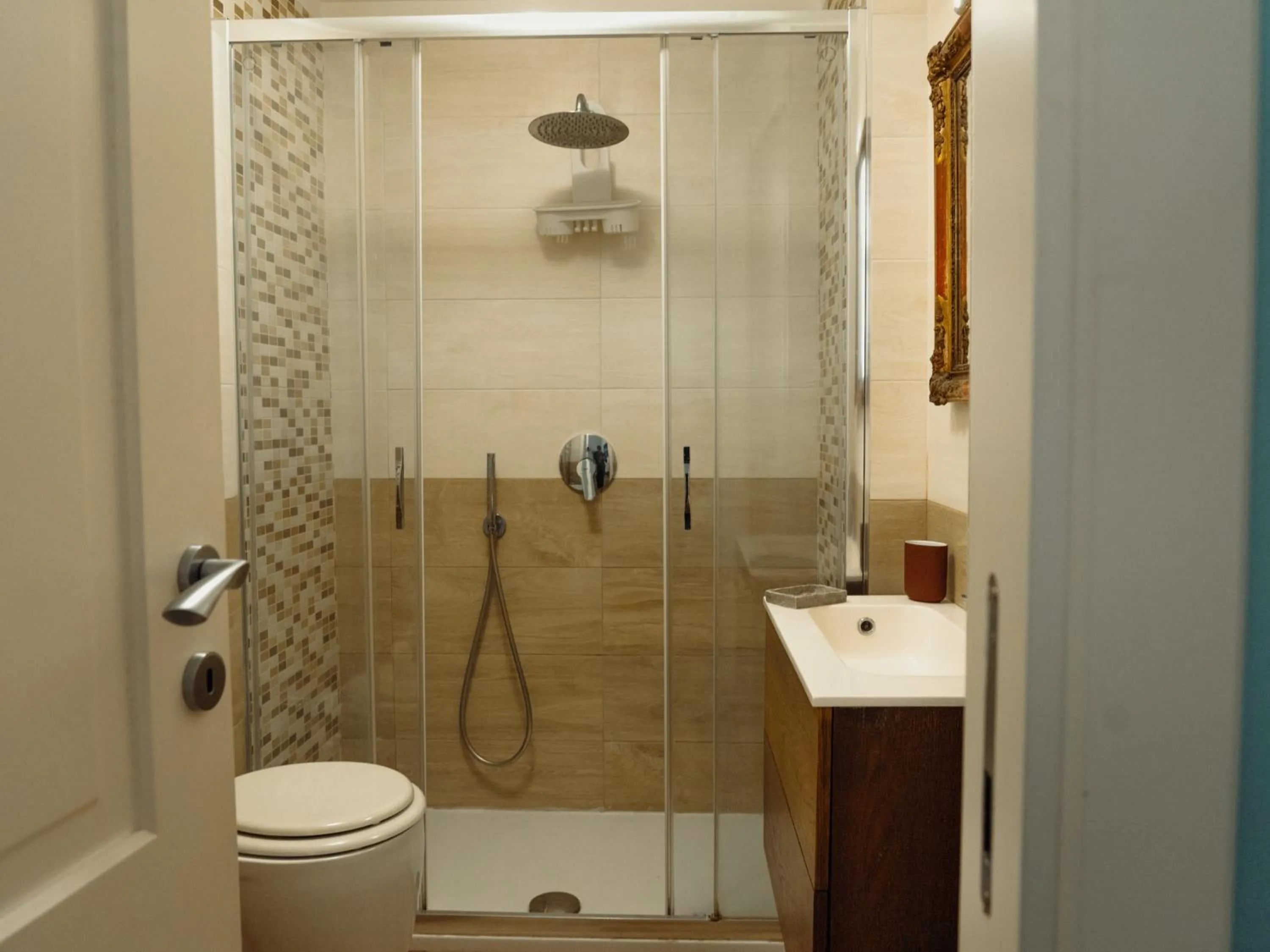 Shower in Lo Specchio dei Papiri