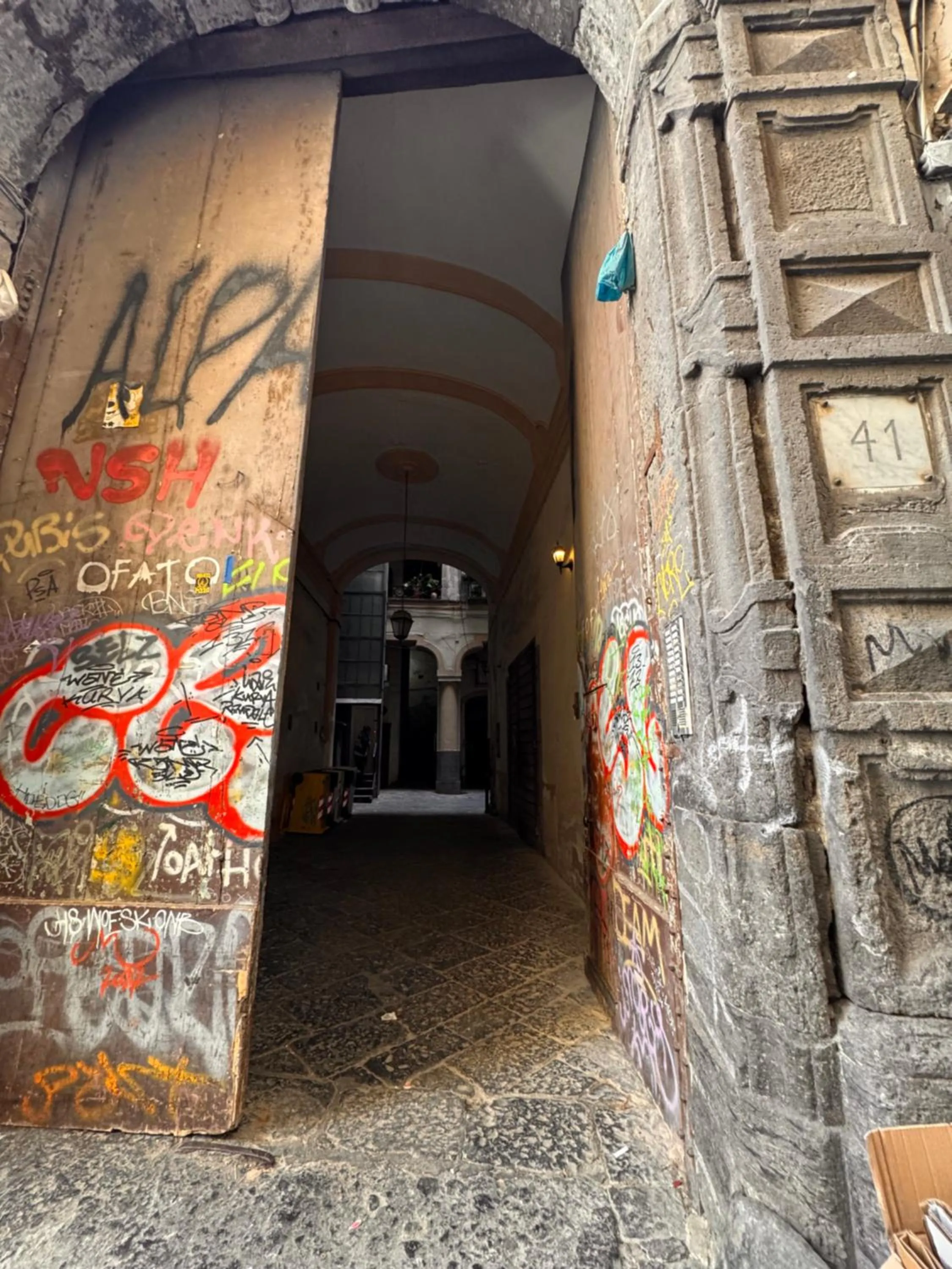 Property building in Lo Specchio dei Papiri