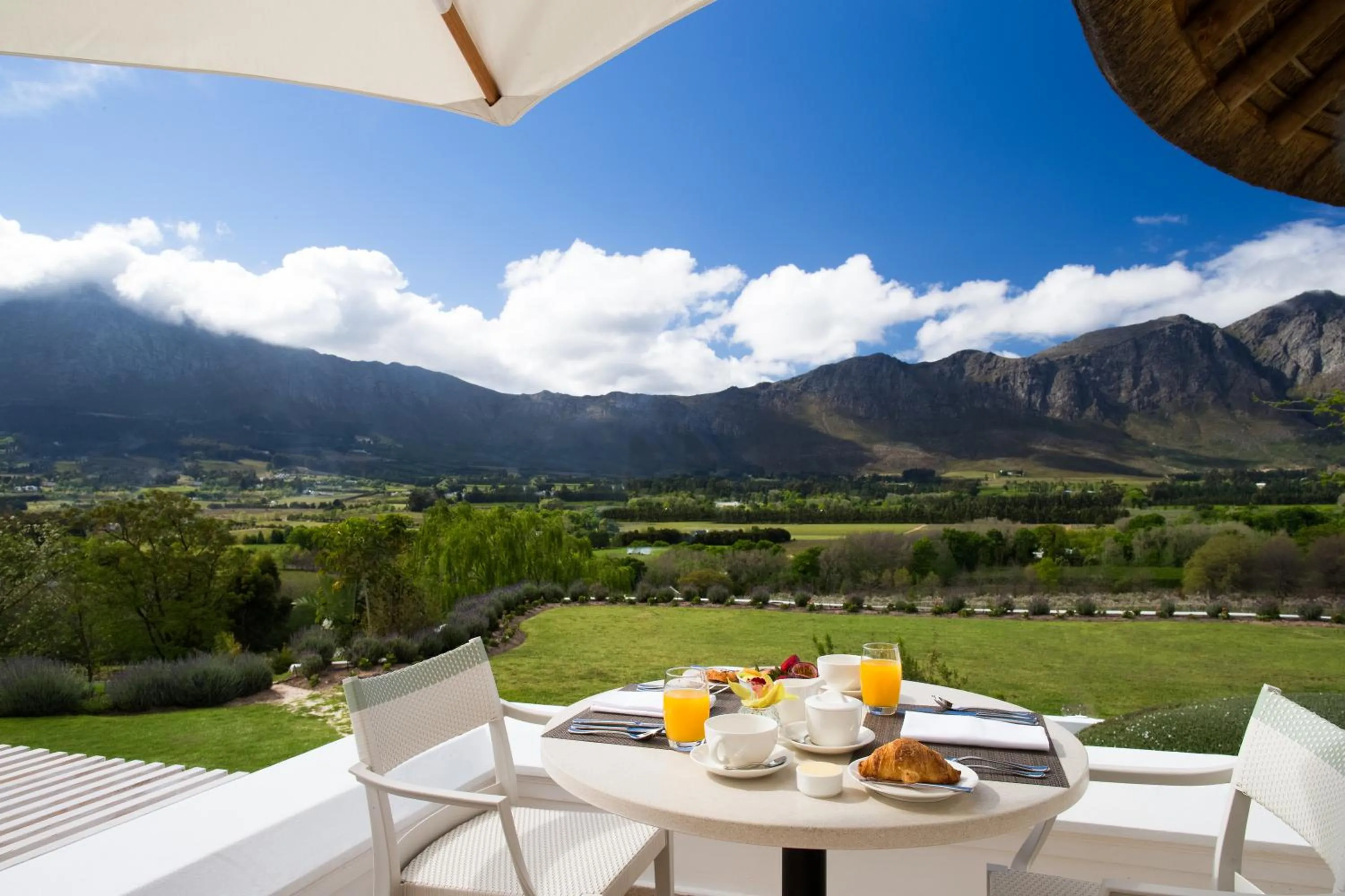 Restaurant/places to eat in Mont Rochelle Hotel and Vineyard