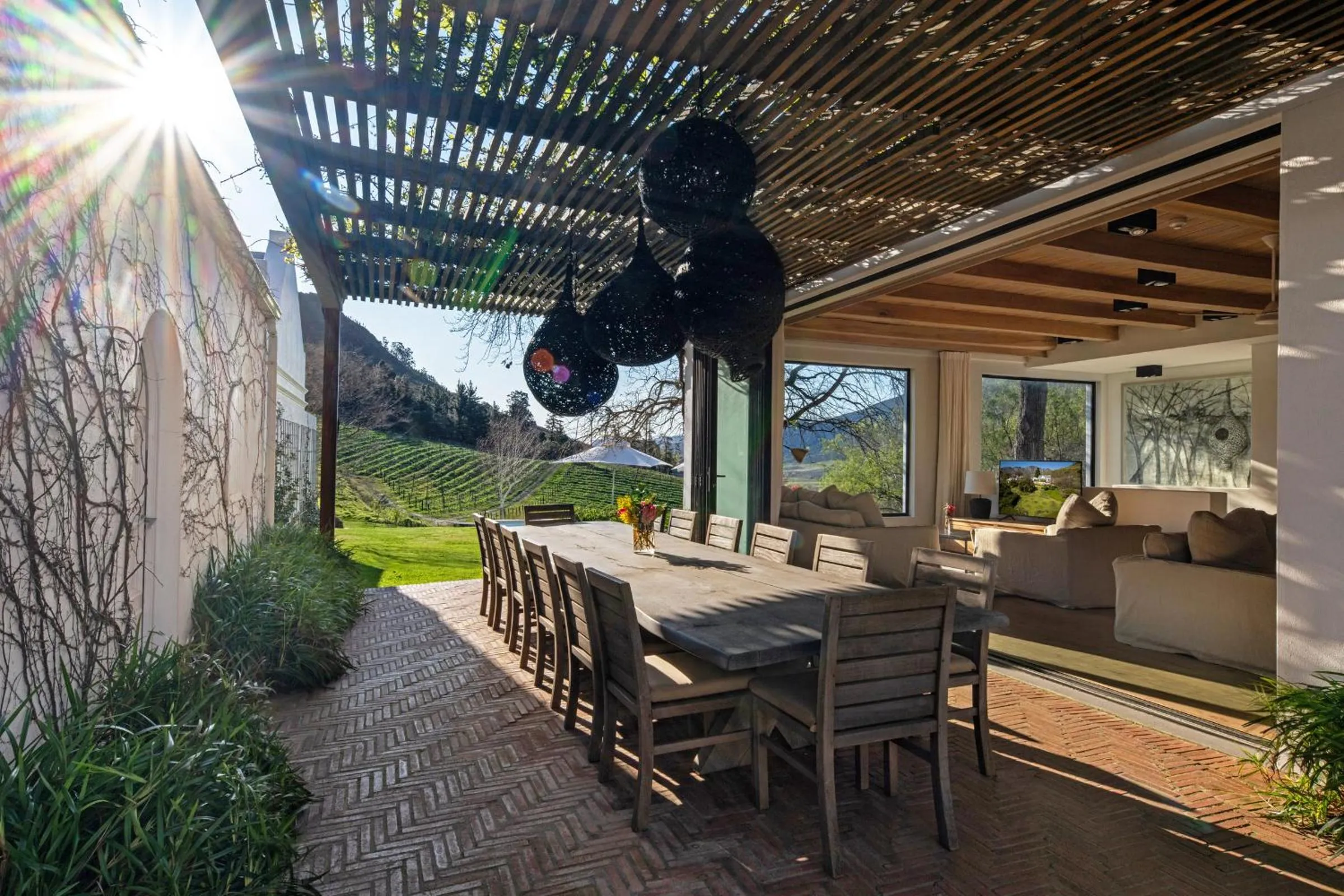 Dining area in Mont Rochelle Hotel and Vineyard