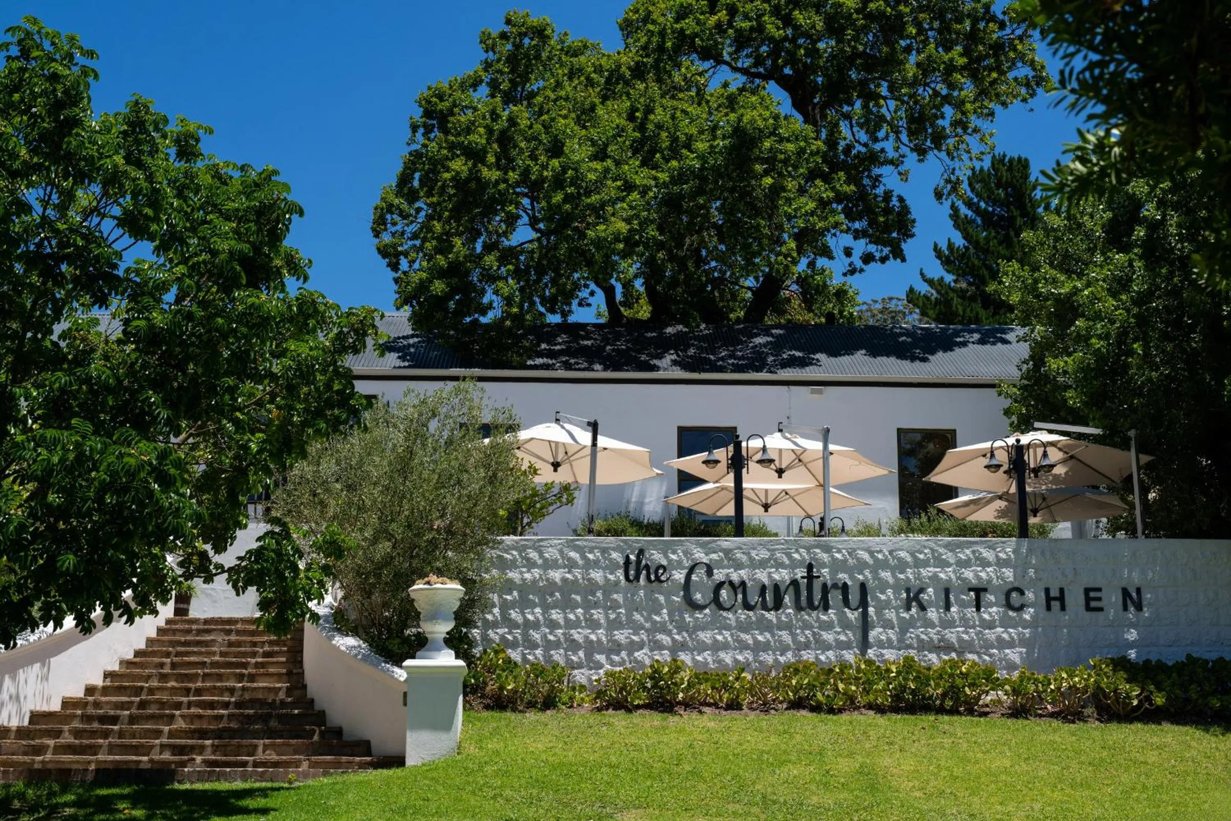 Restaurant/places to eat in Mont Rochelle Hotel and Vineyard