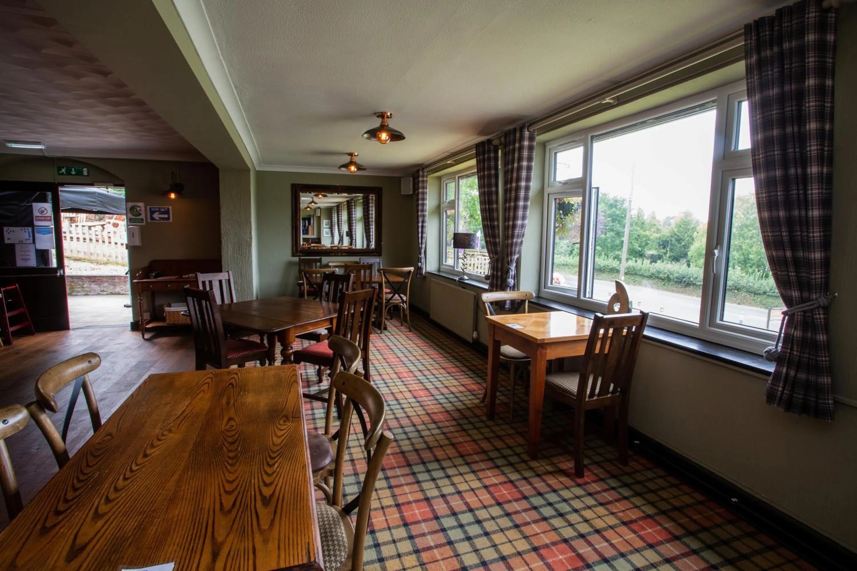 Restaurant/places to eat in The Windmill Inn