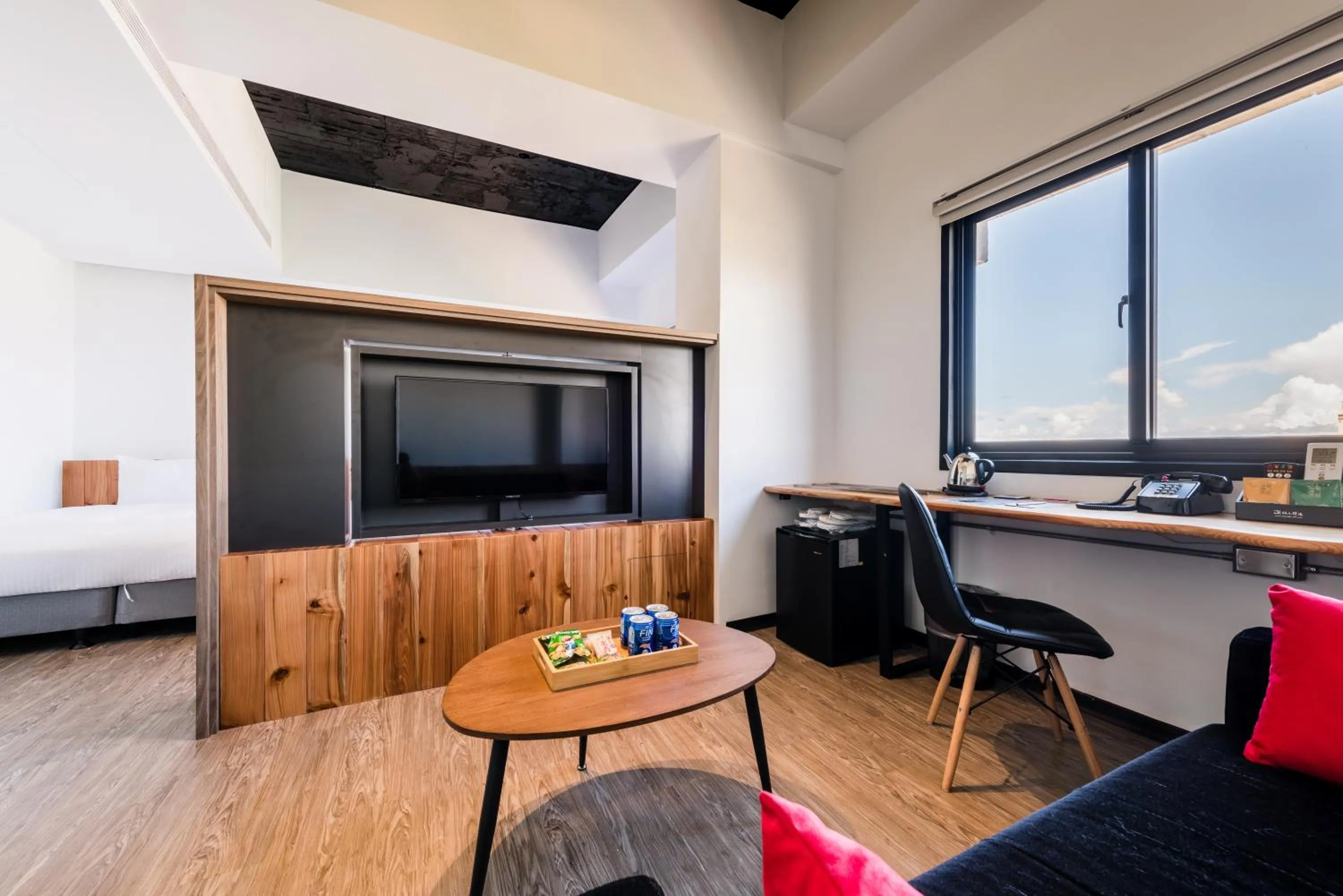 TV and multimedia in Traveller Inn TieHua Cultural and Creative Hotel