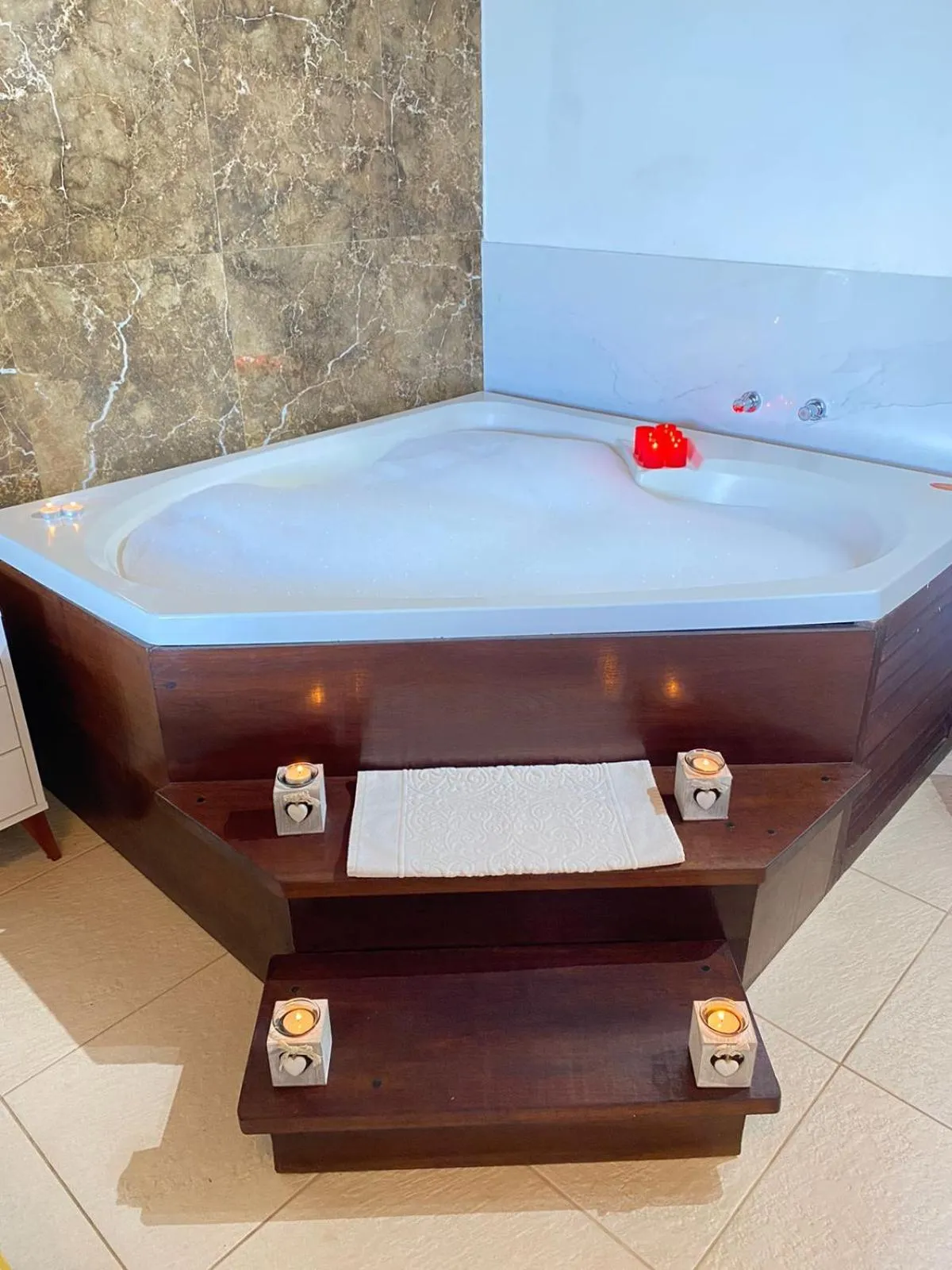 Hot Tub, Bed in Charme Pousada Boutique & Spa