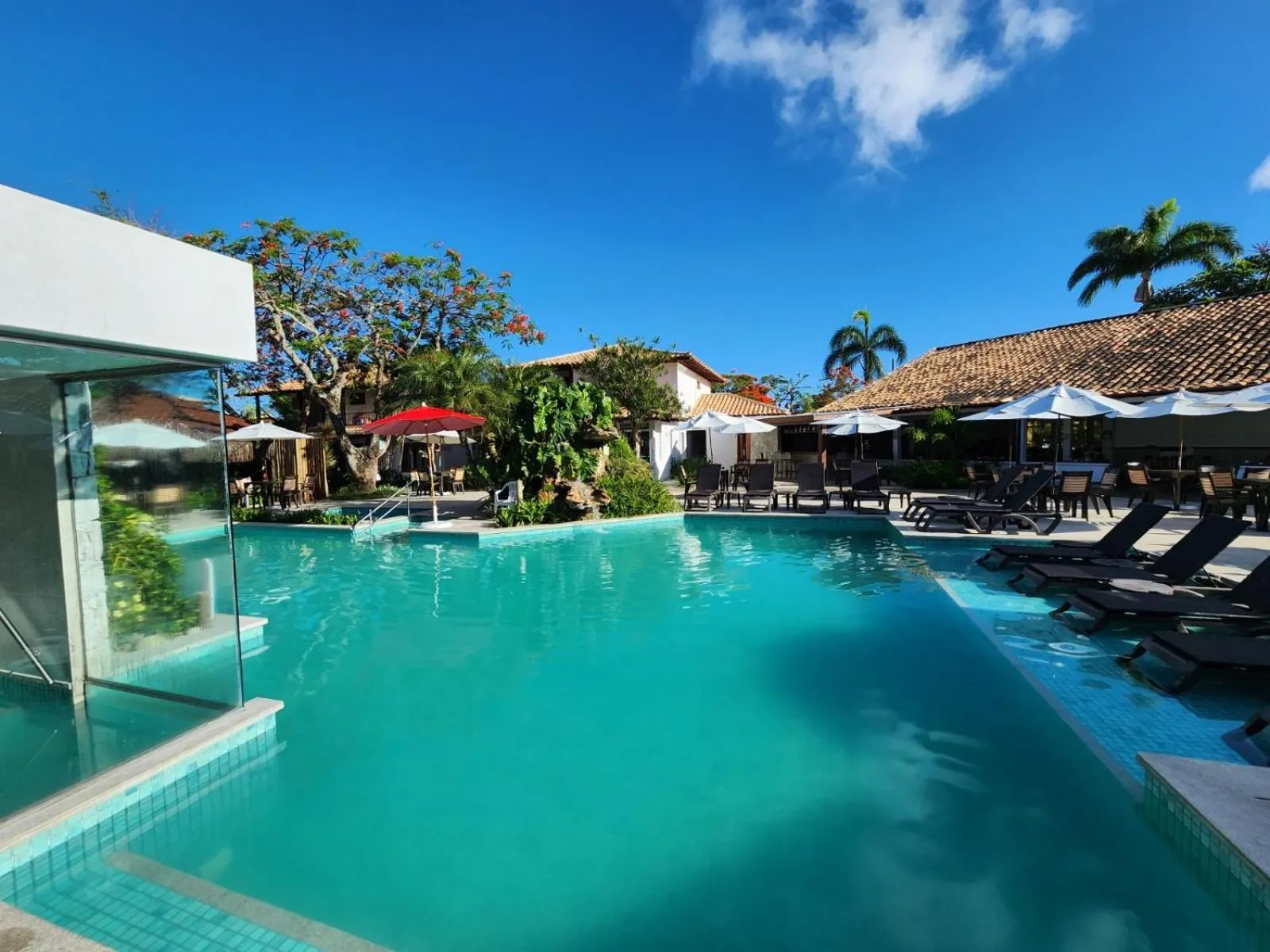 Swimming pool in Pousada dos Tangarás