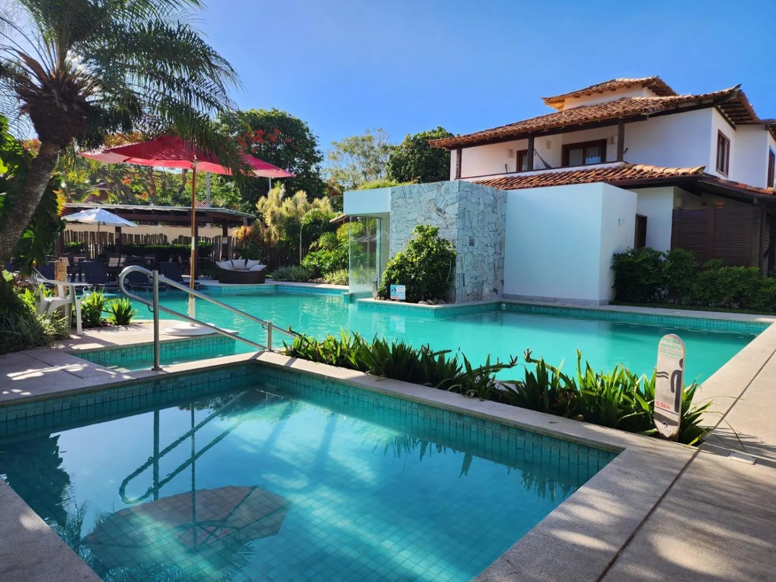 Swimming pool in Pousada dos Tangarás