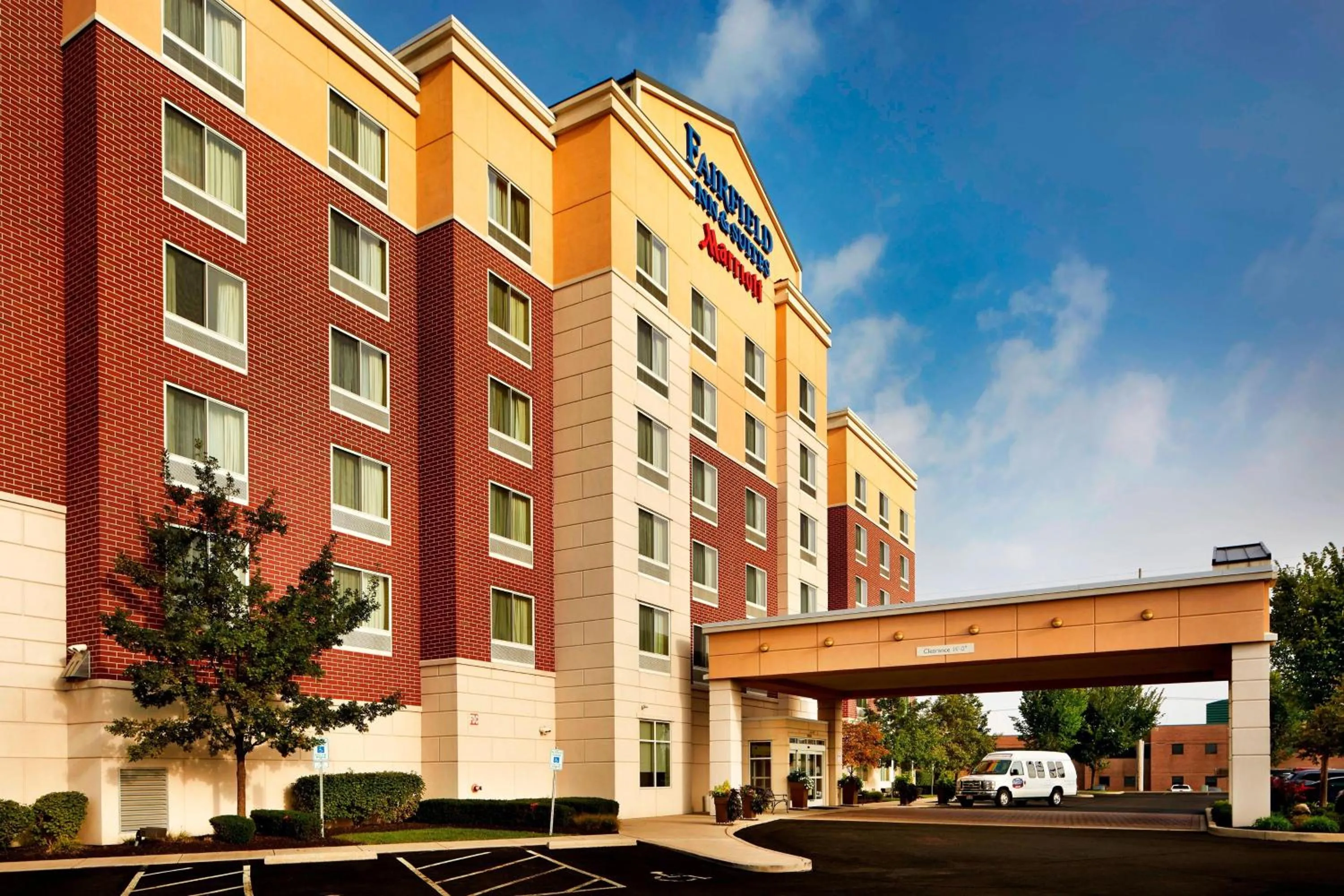 Property building in Fairfield Inn and Suites Columbus Polaris