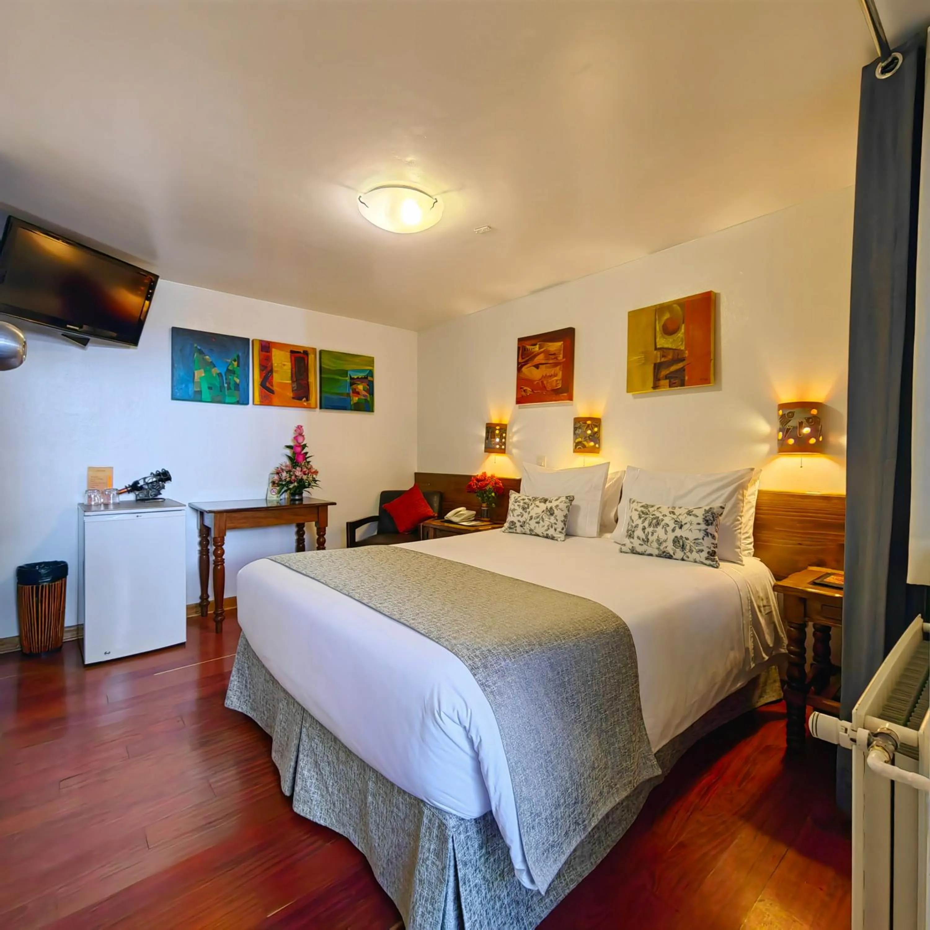 Bed in Hotel Rumi Punku