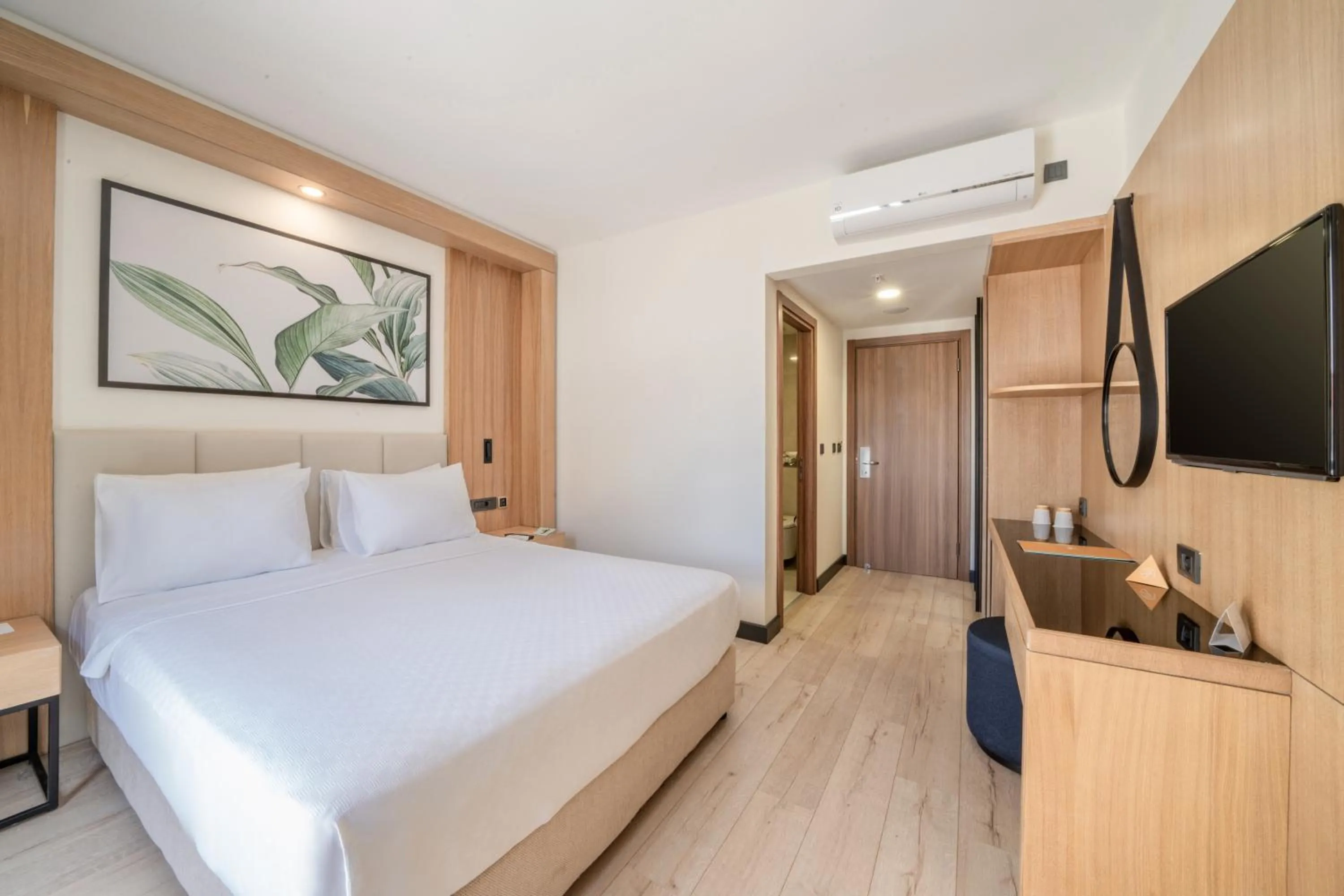 Photo of the whole room, Bed in Sundia By Liberty Oludeniz