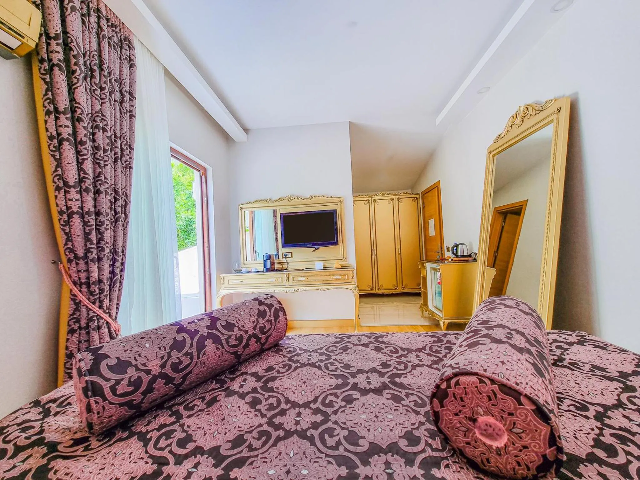 Photo of the whole room, Bed in Sundia By Liberty Oludeniz