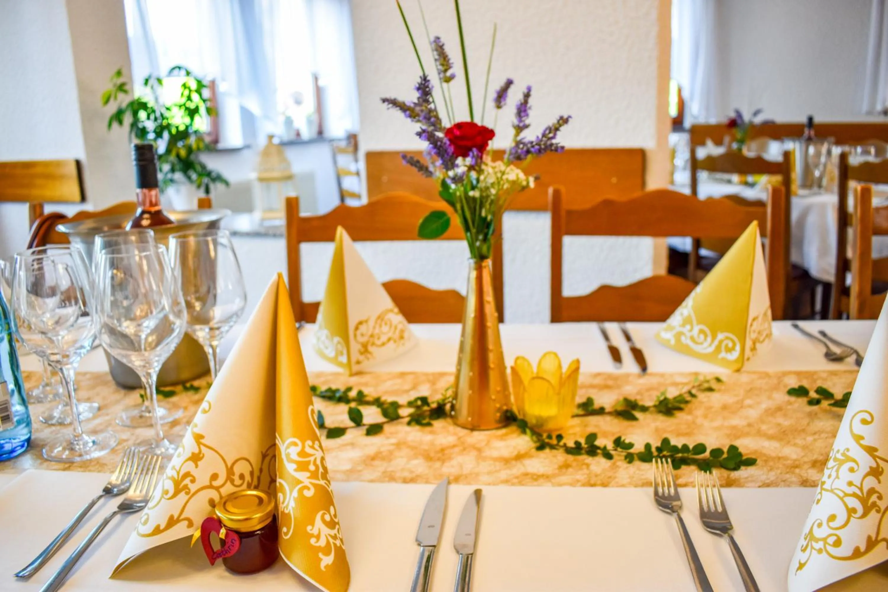 Restaurant/places to eat in Hotel und Restaurant Nehrener Hof