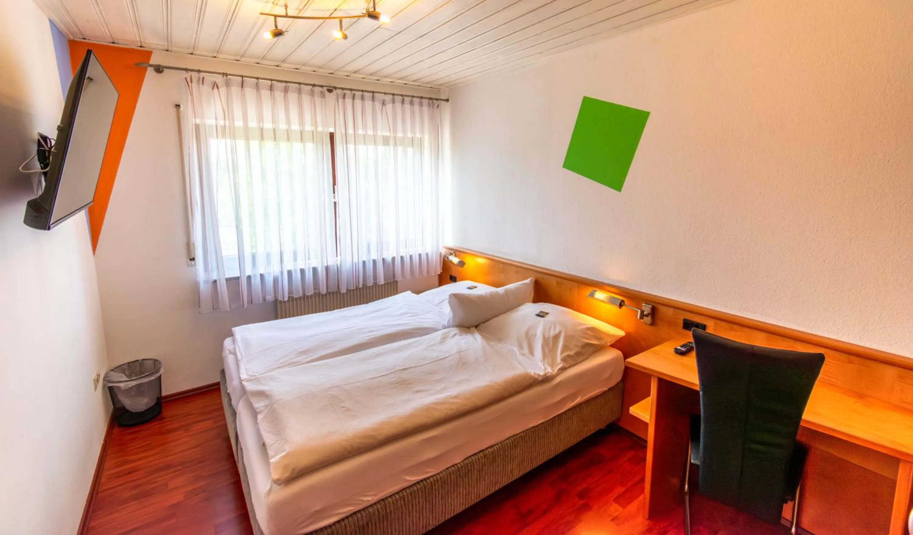 Bed in Hotel und Restaurant Nehrener Hof