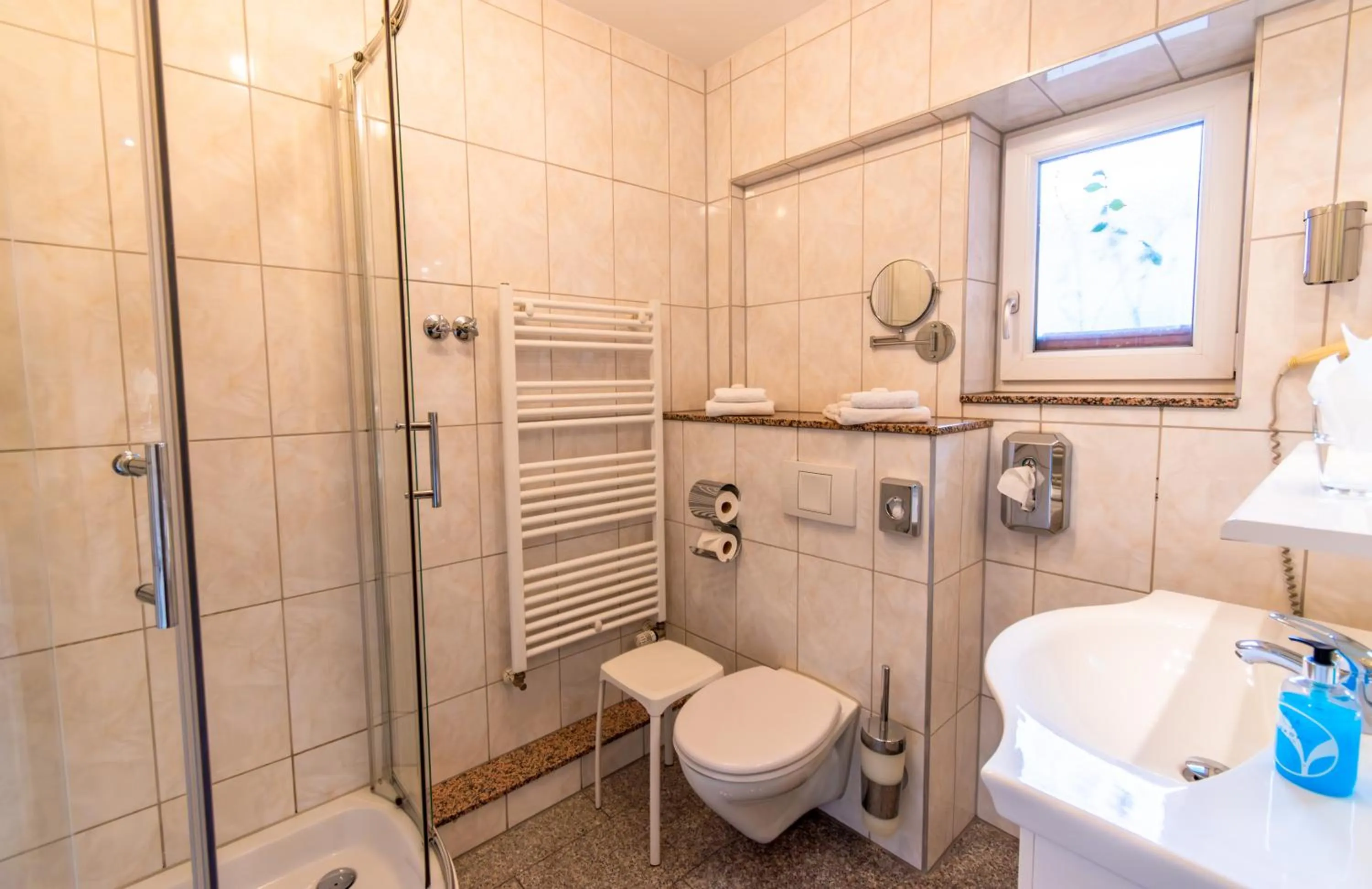 Shower in Hotel und Restaurant Nehrener Hof