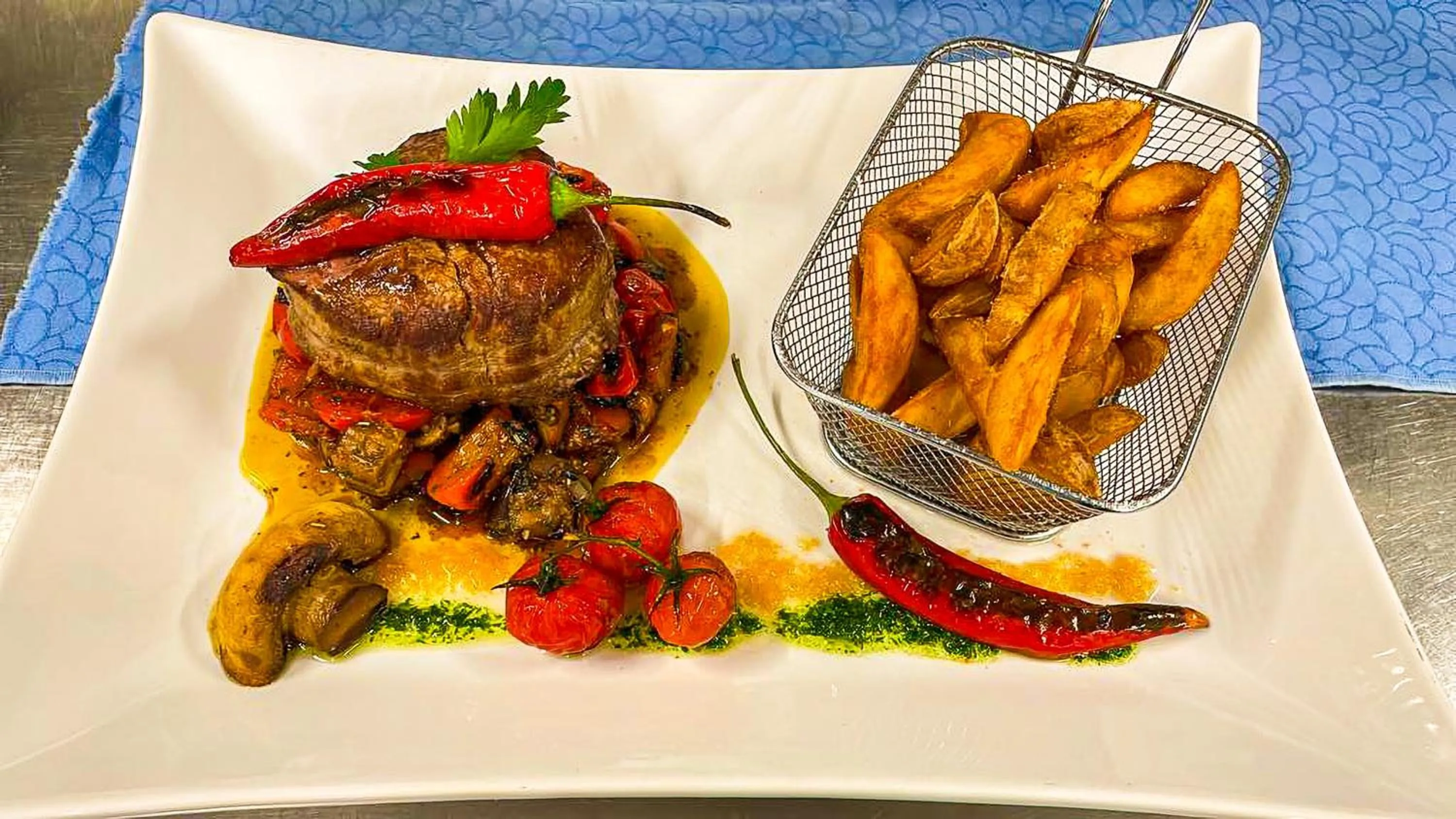 Restaurant/places to eat in Hotel und Restaurant Nehrener Hof