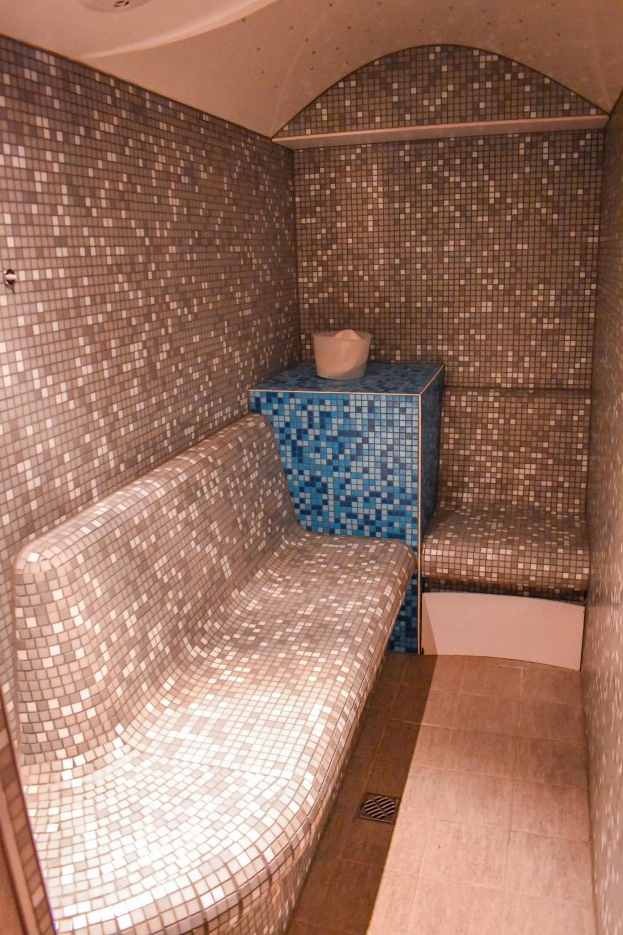 Sauna, Bed in Hotel und Restaurant Nehrener Hof