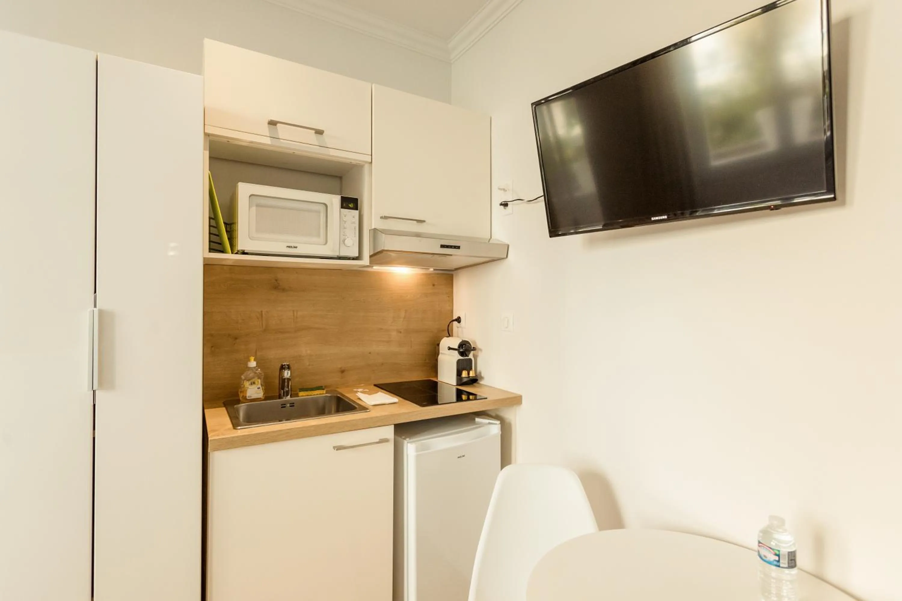 TV and multimedia in Nice Home - Studios Lido