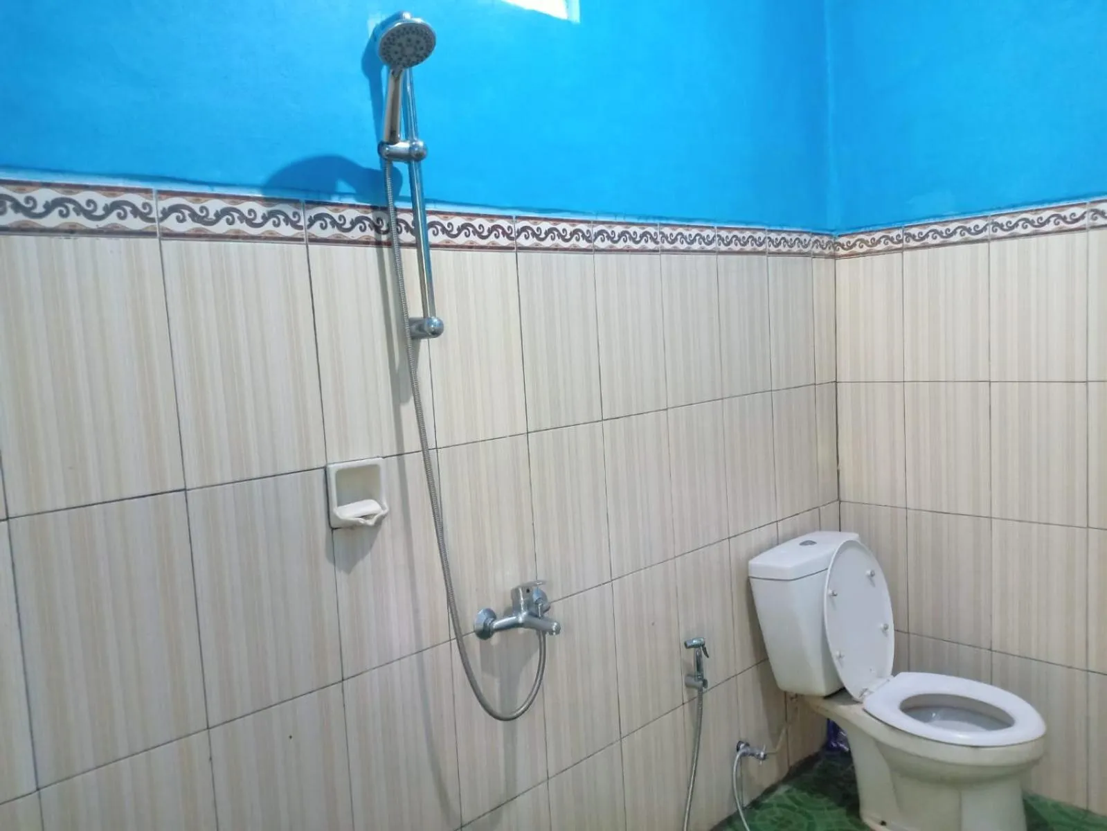 Shower in Sekumpul Local House