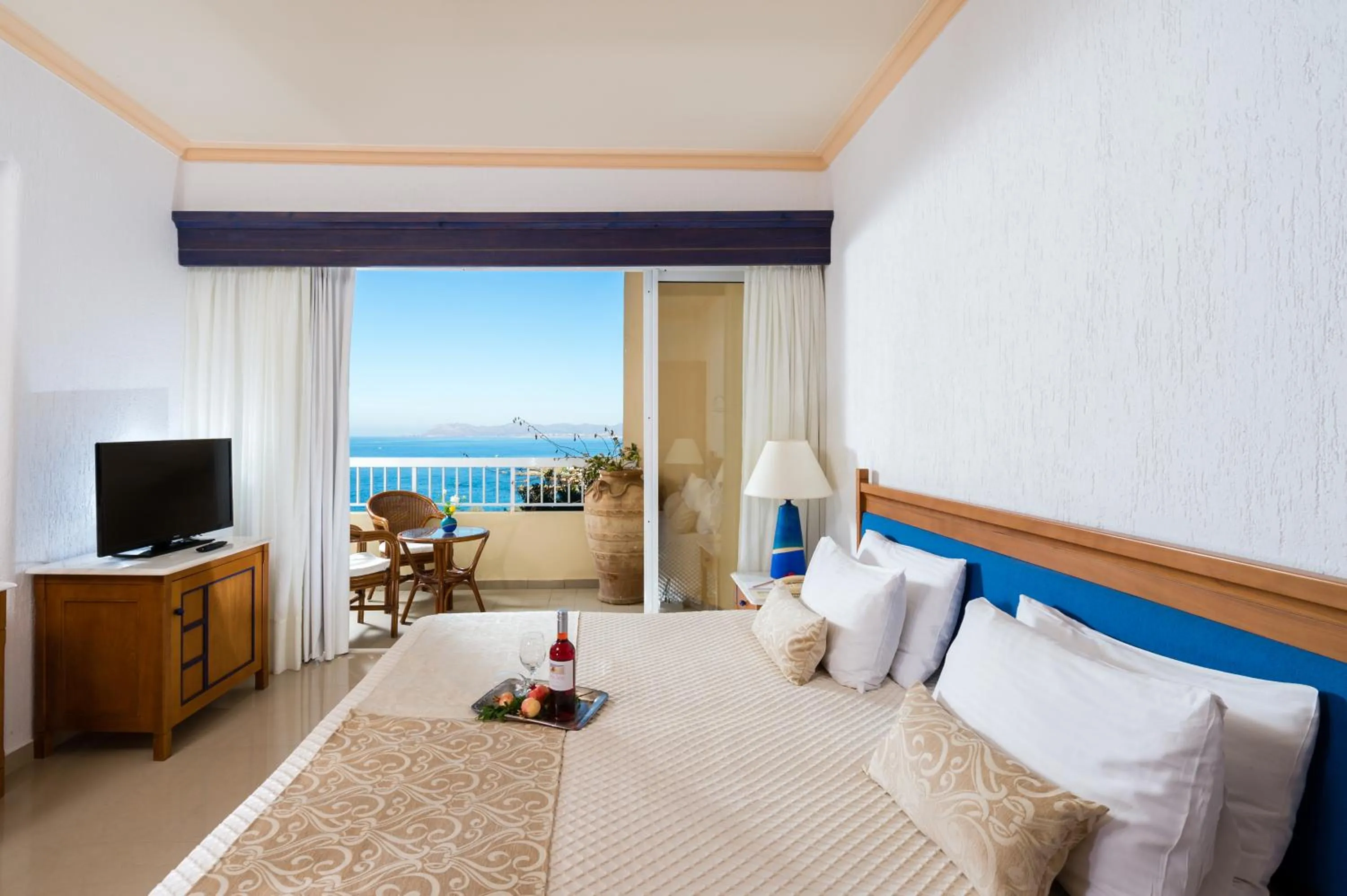 View (from property/room), Bed in Leptos Panorama Hotel